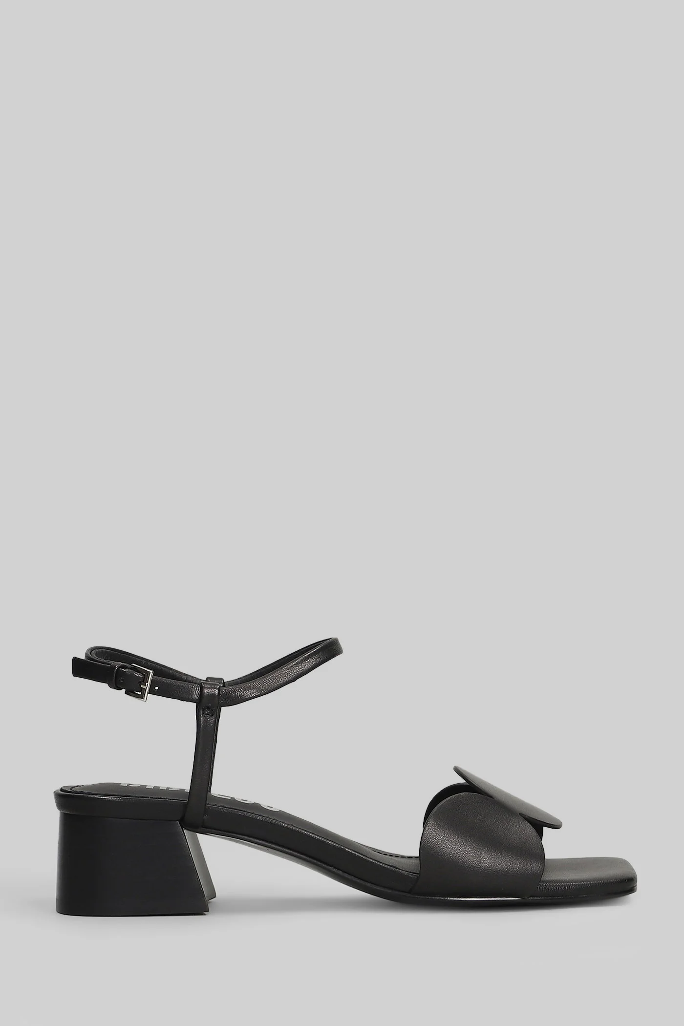 Onami 40 Sandals in black leather