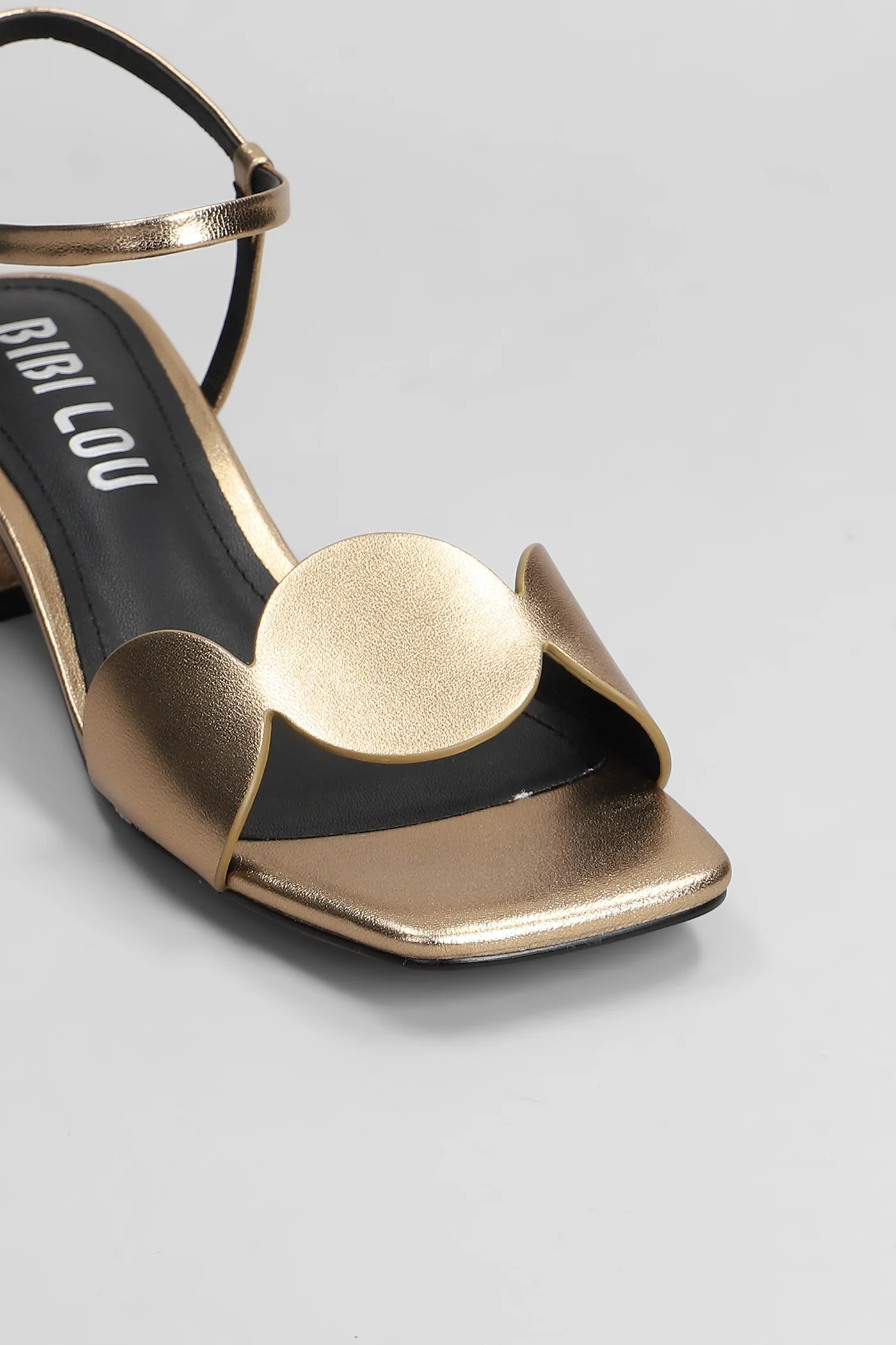 Onami 45 Sandals in platinum leather - Image 5