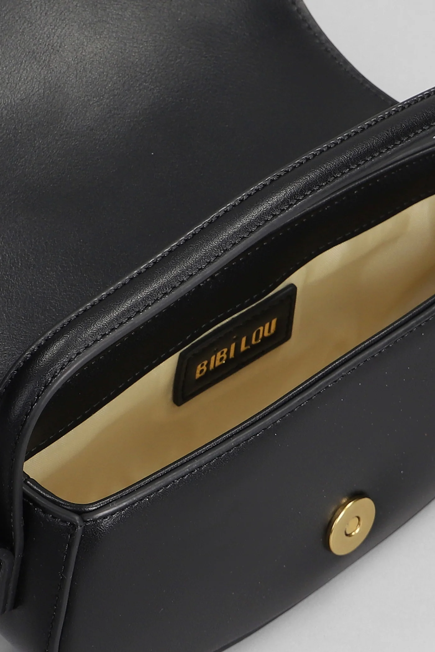 Shoulder bag in black leather - Image 4