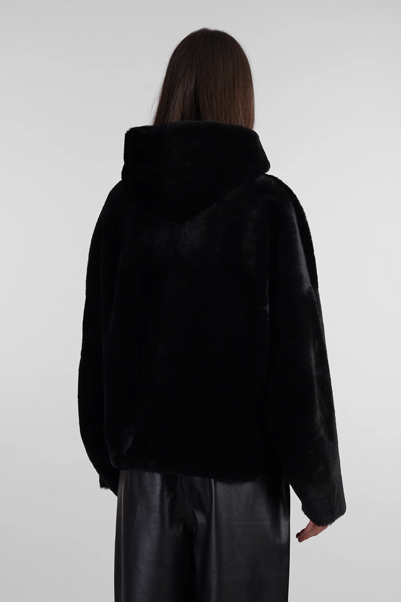 Fur & Shearling in black leather - Image 3