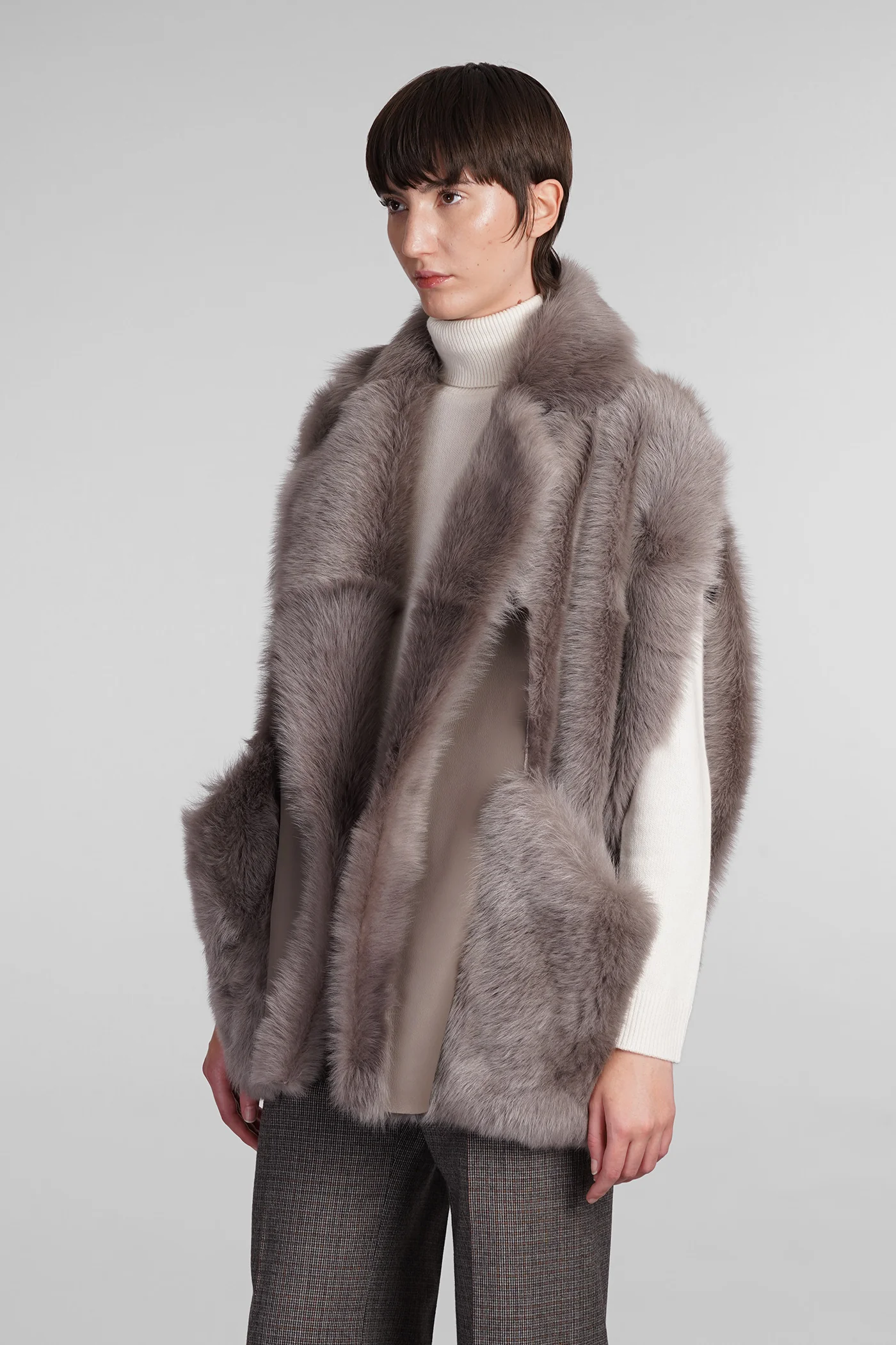 Fur & Shearling in taupe leather - Image 4