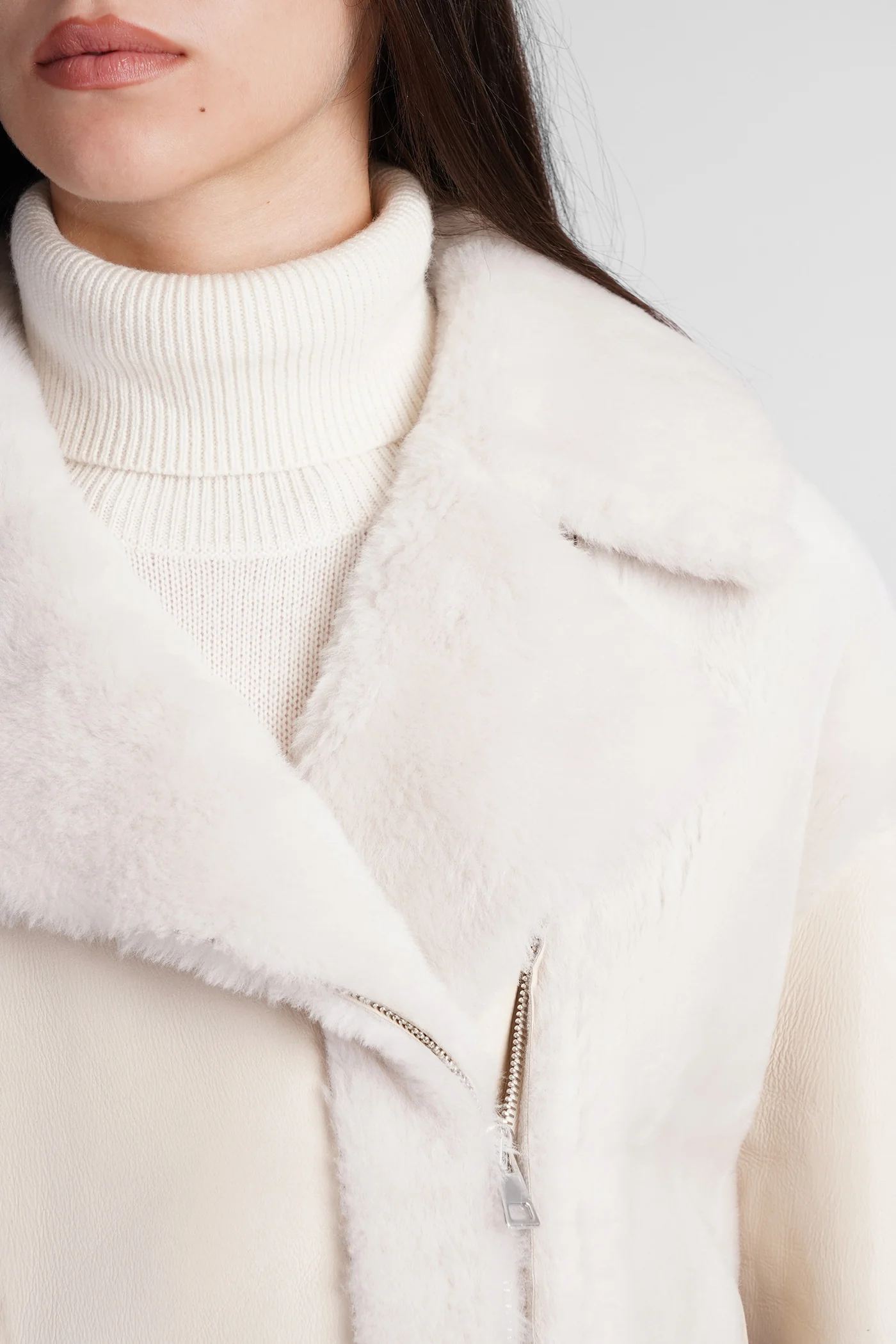 Shearling in white leather - Image 4