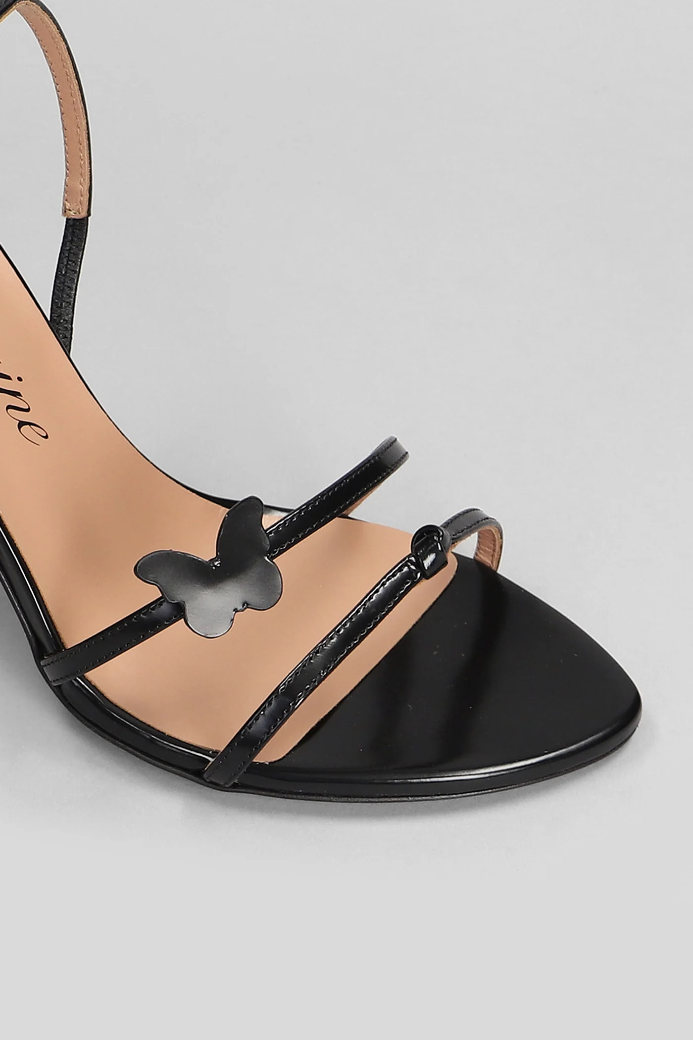Aura Sandals in black leather - Image 5