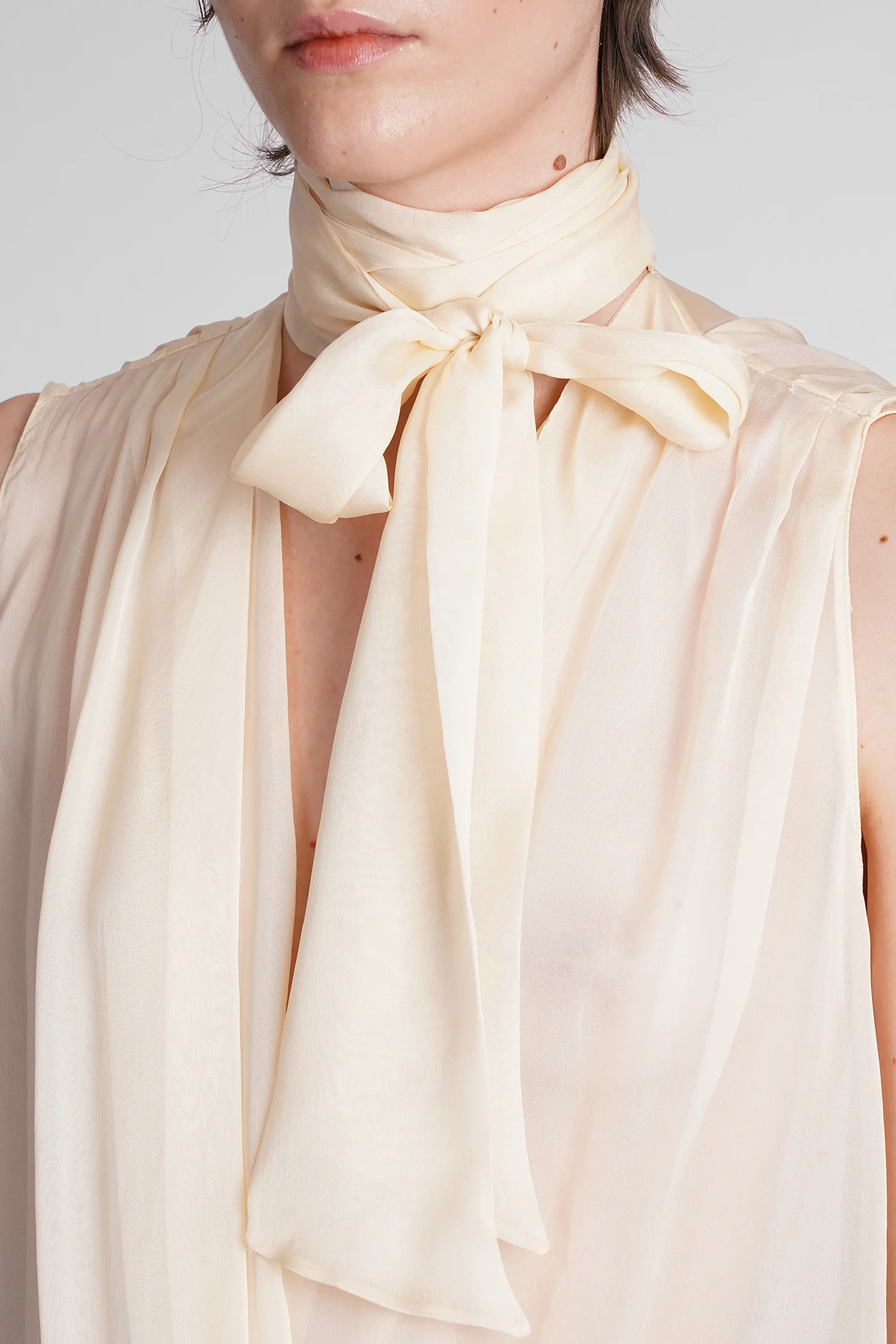 Topwear in beige silk - Image 5