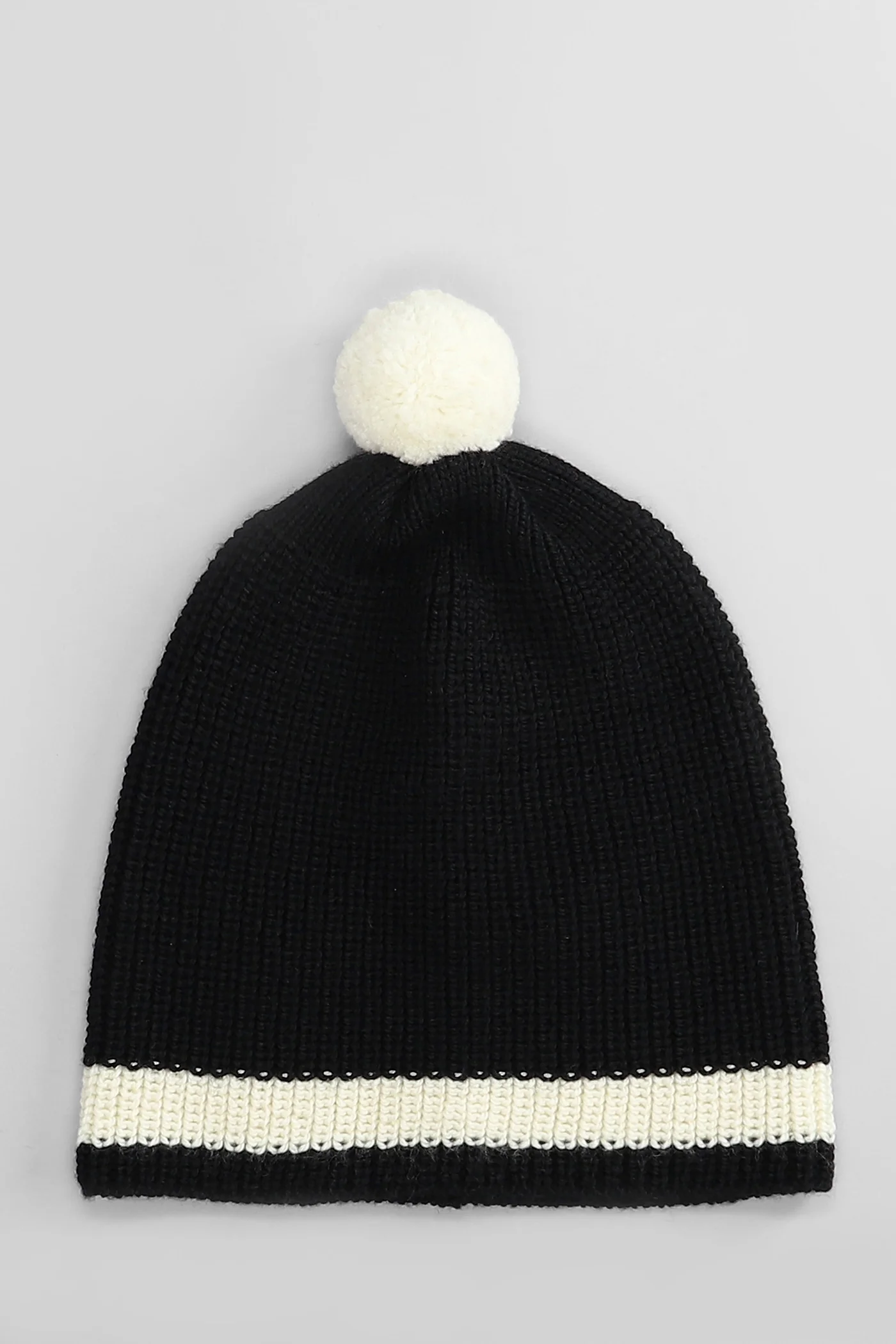 Hats in black wool