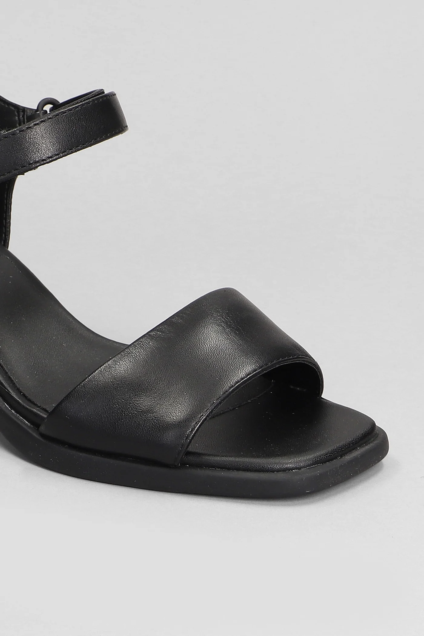 Kiara Sandals in black leather - Image 5