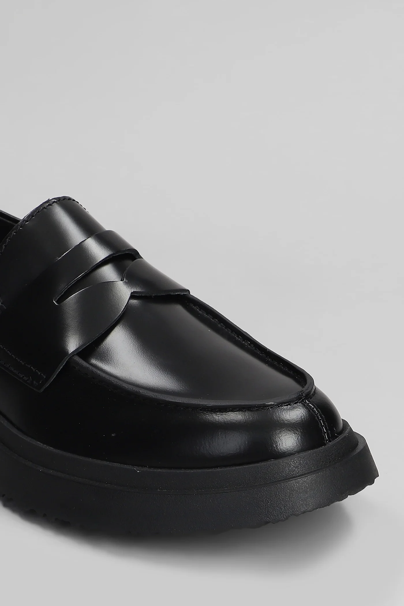 Walden Loafers in black leather - Image 5