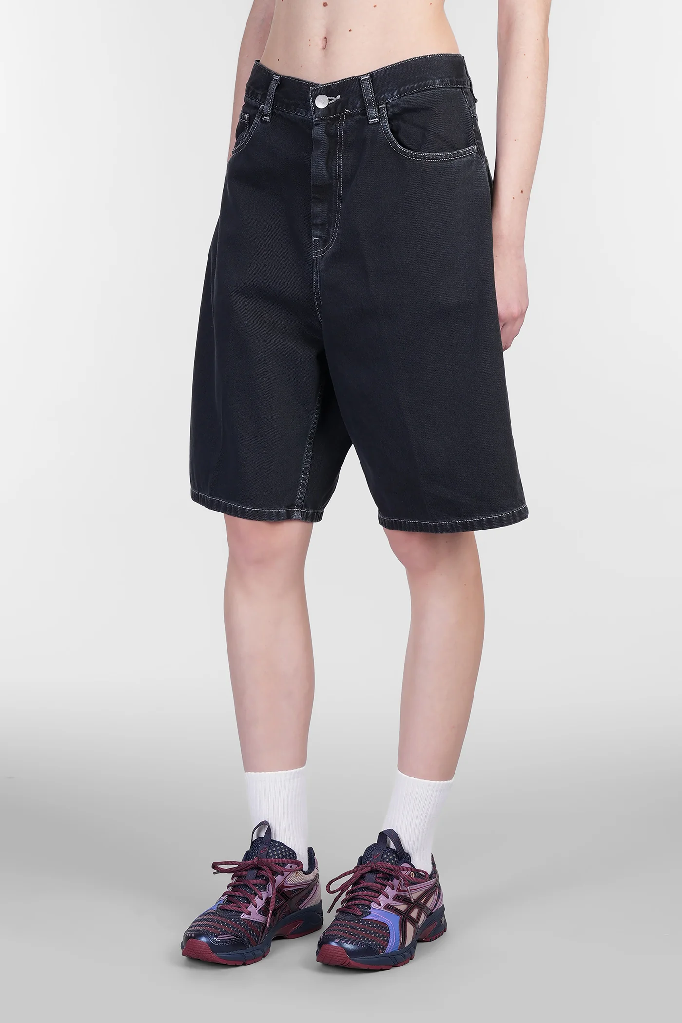Brandon Short Shorts in black denim - Image 4