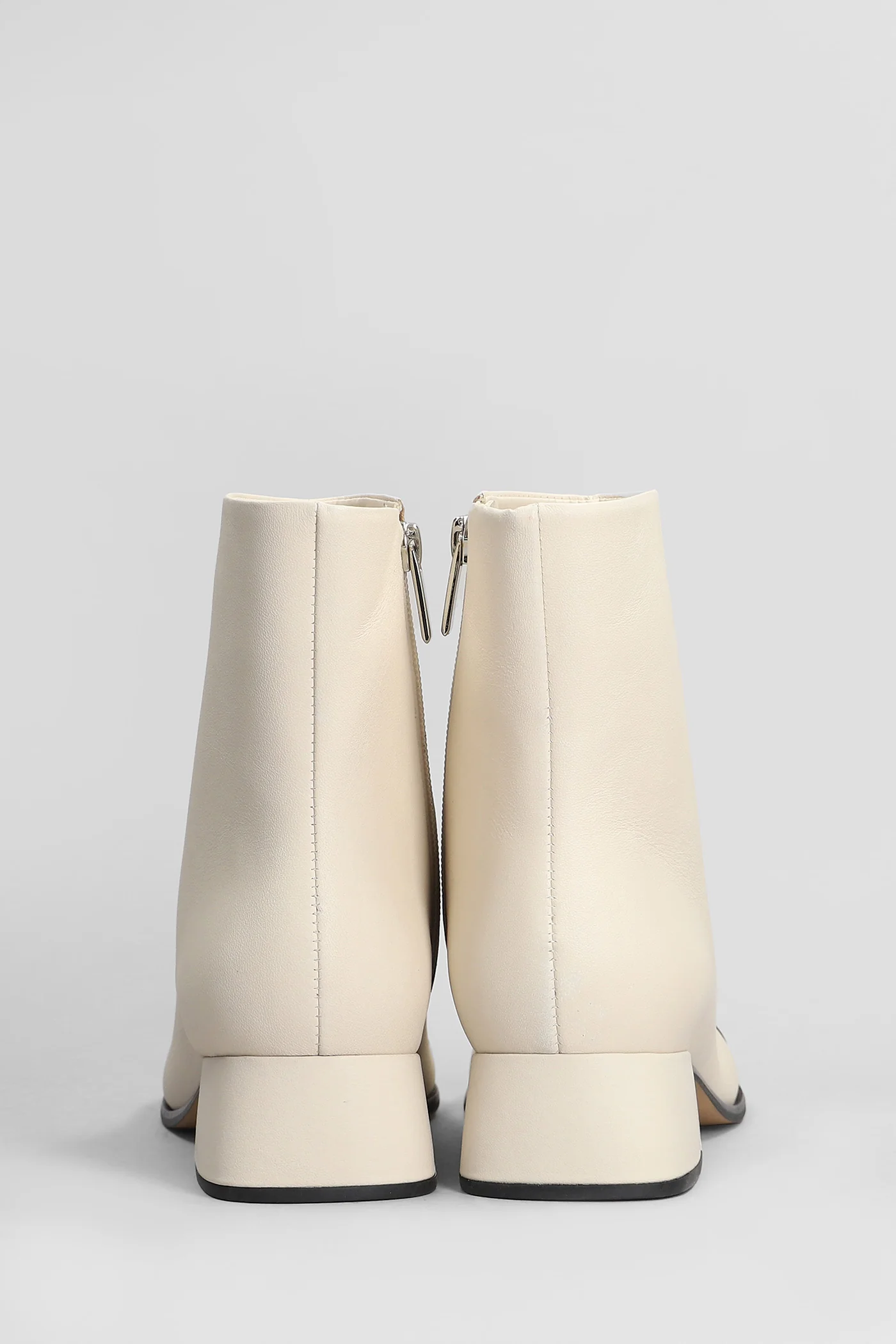 High heels Ankle boots in beige leather - Image 4