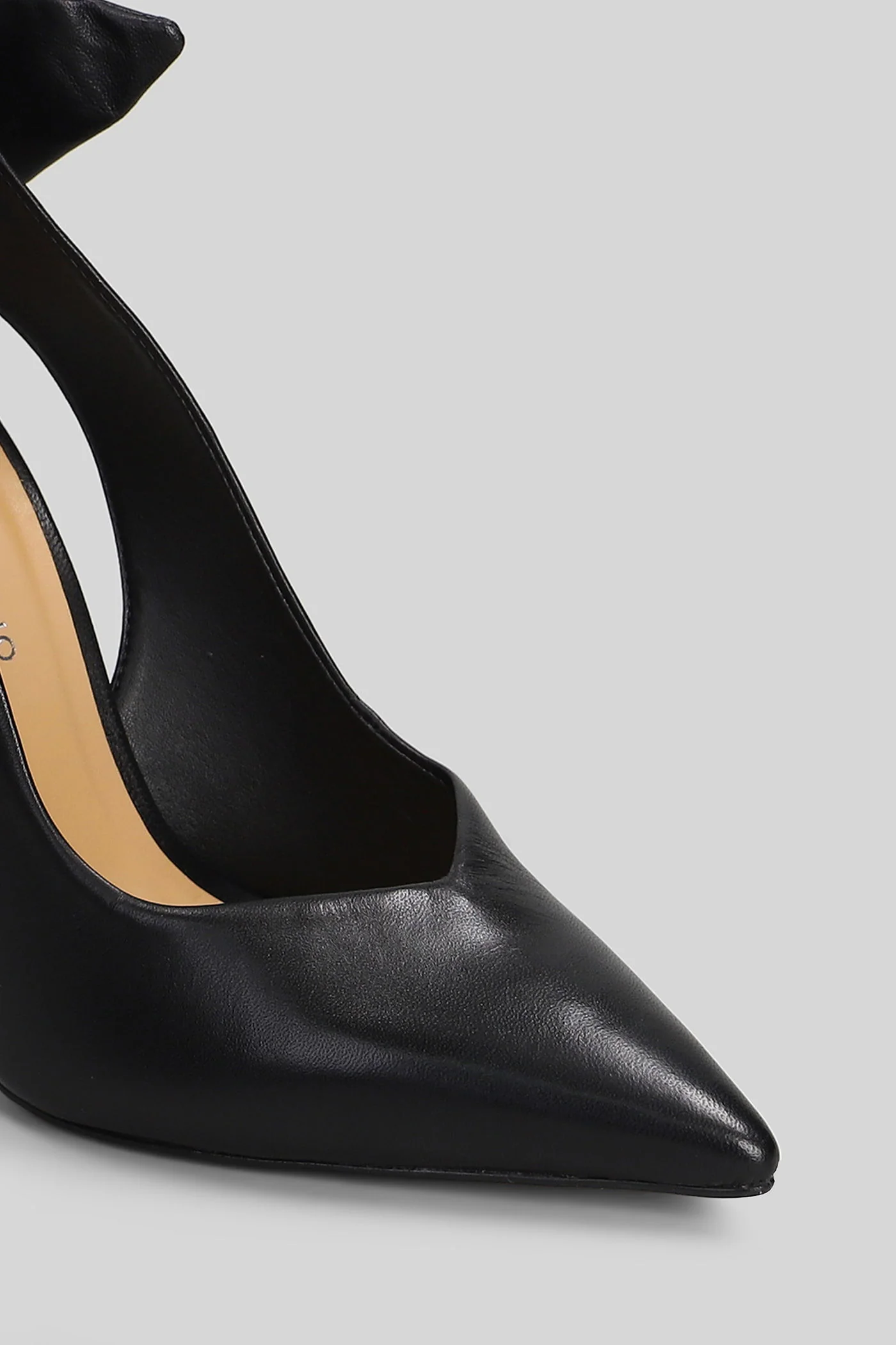Pumps in black leather - Image 5