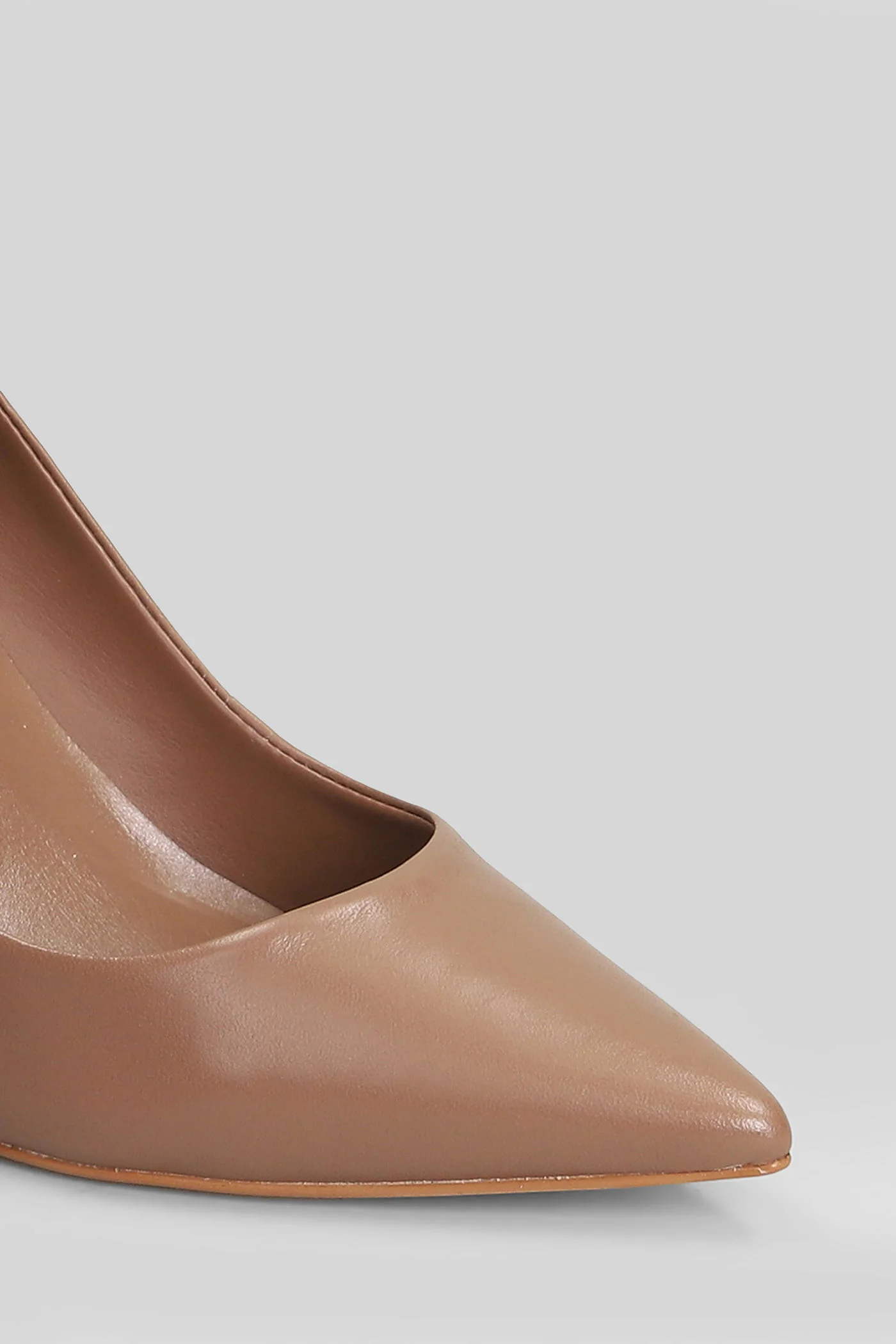 Pumps in brown leather - Image 5