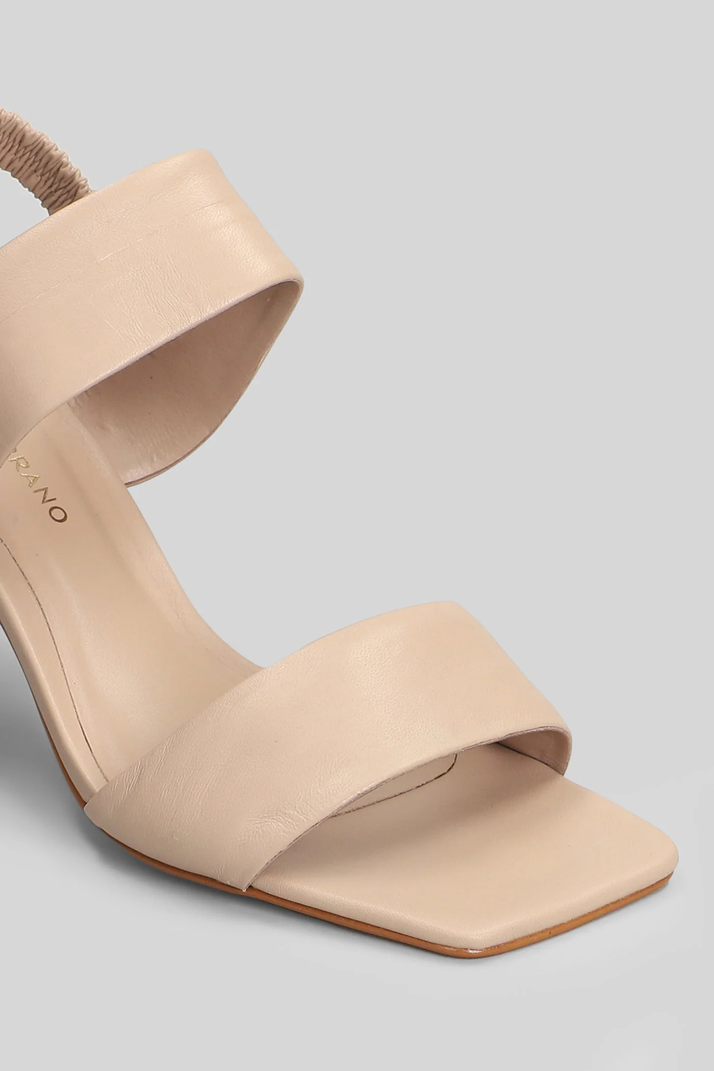 Sandals in beige leather - Image 5