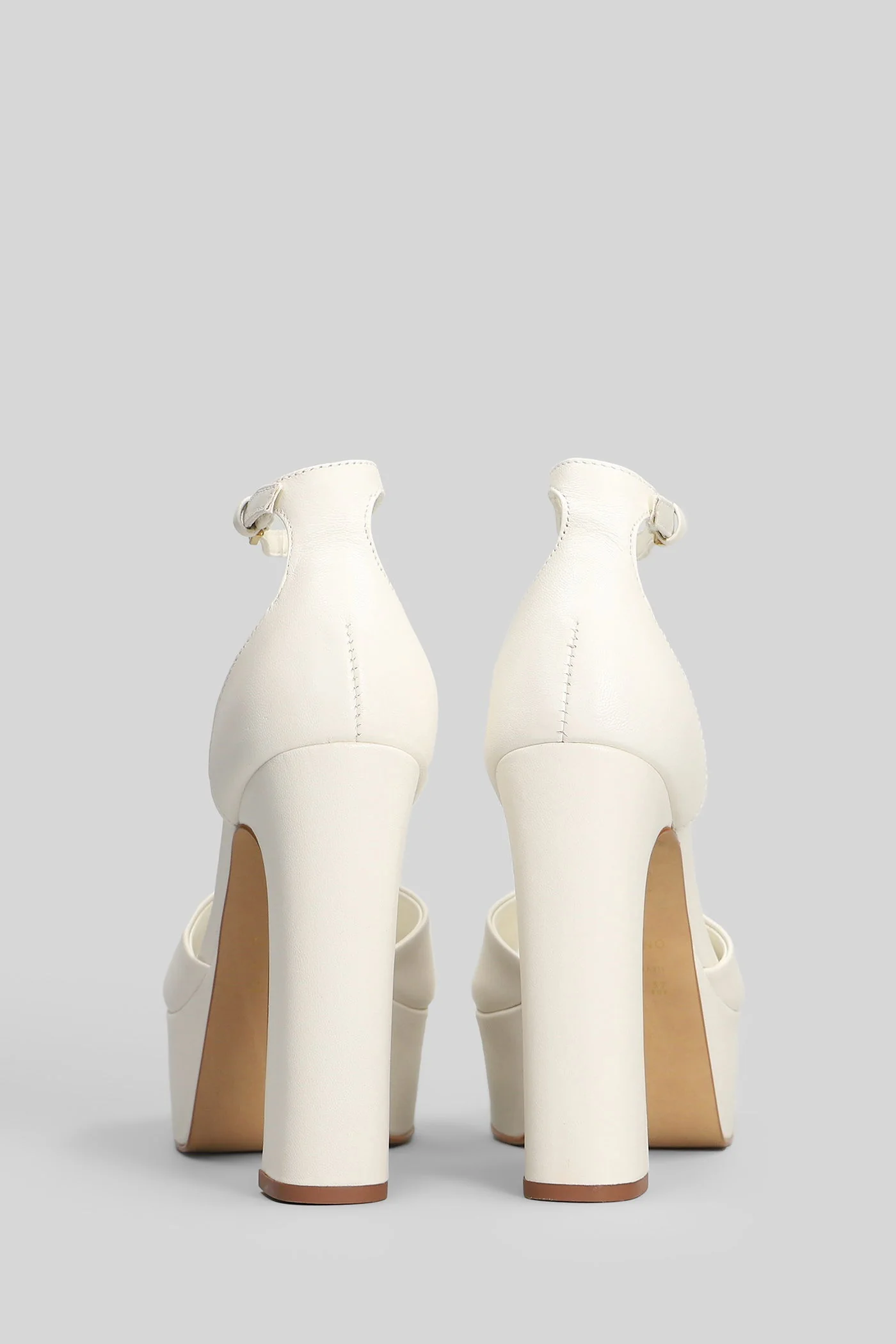 Sandals in white leather - Image 4
