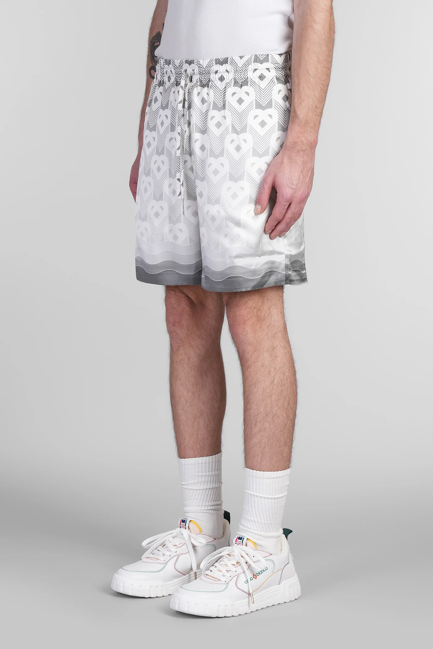 Shorts in grey silk - Image 4