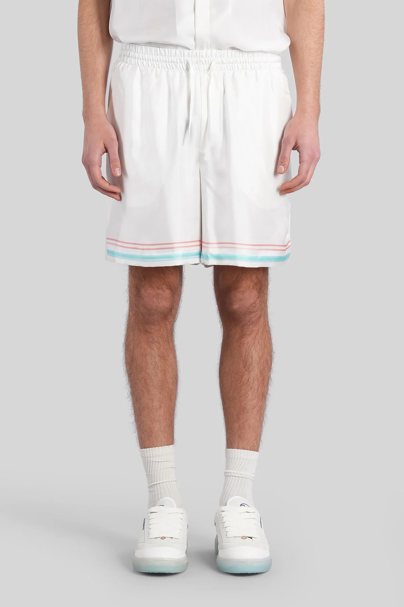 Shorts in white silk