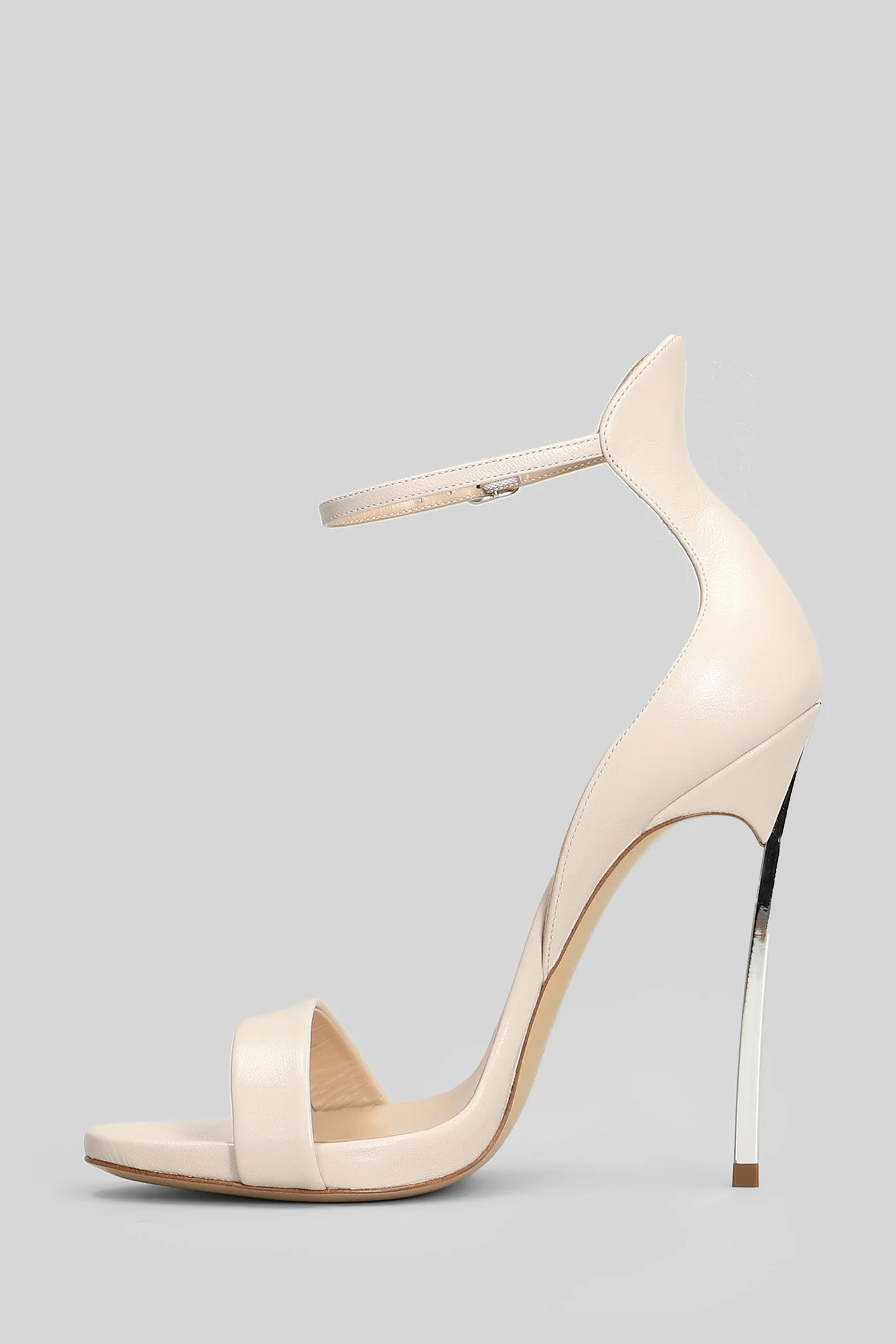 Cappa blade Sandals in powder leather - Image 3