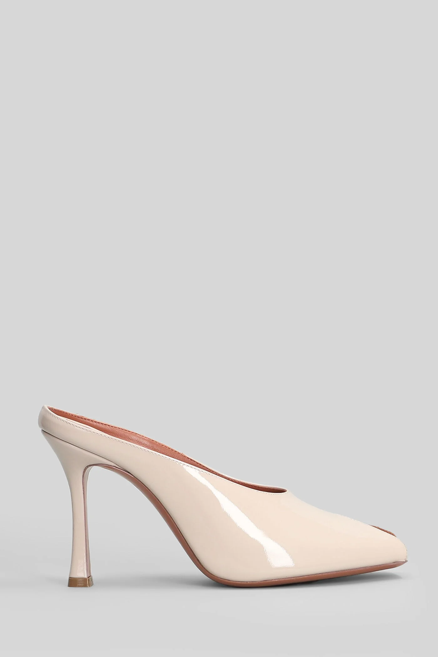 Daisy Slipper-Mule in beige patent leather