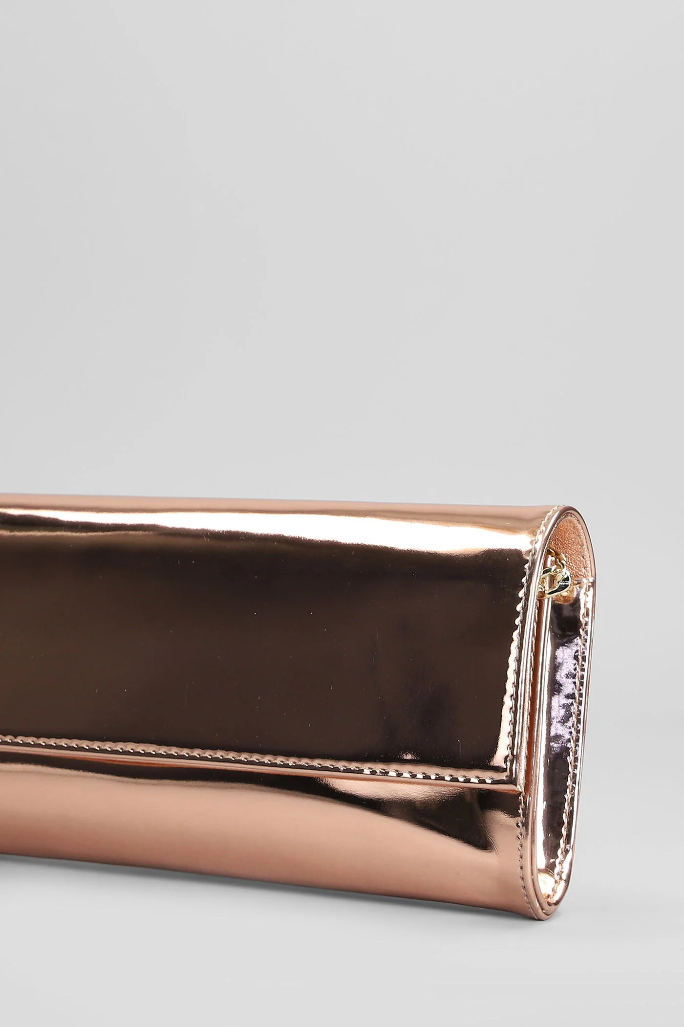 Shoulder bag in copper leather - Image 4