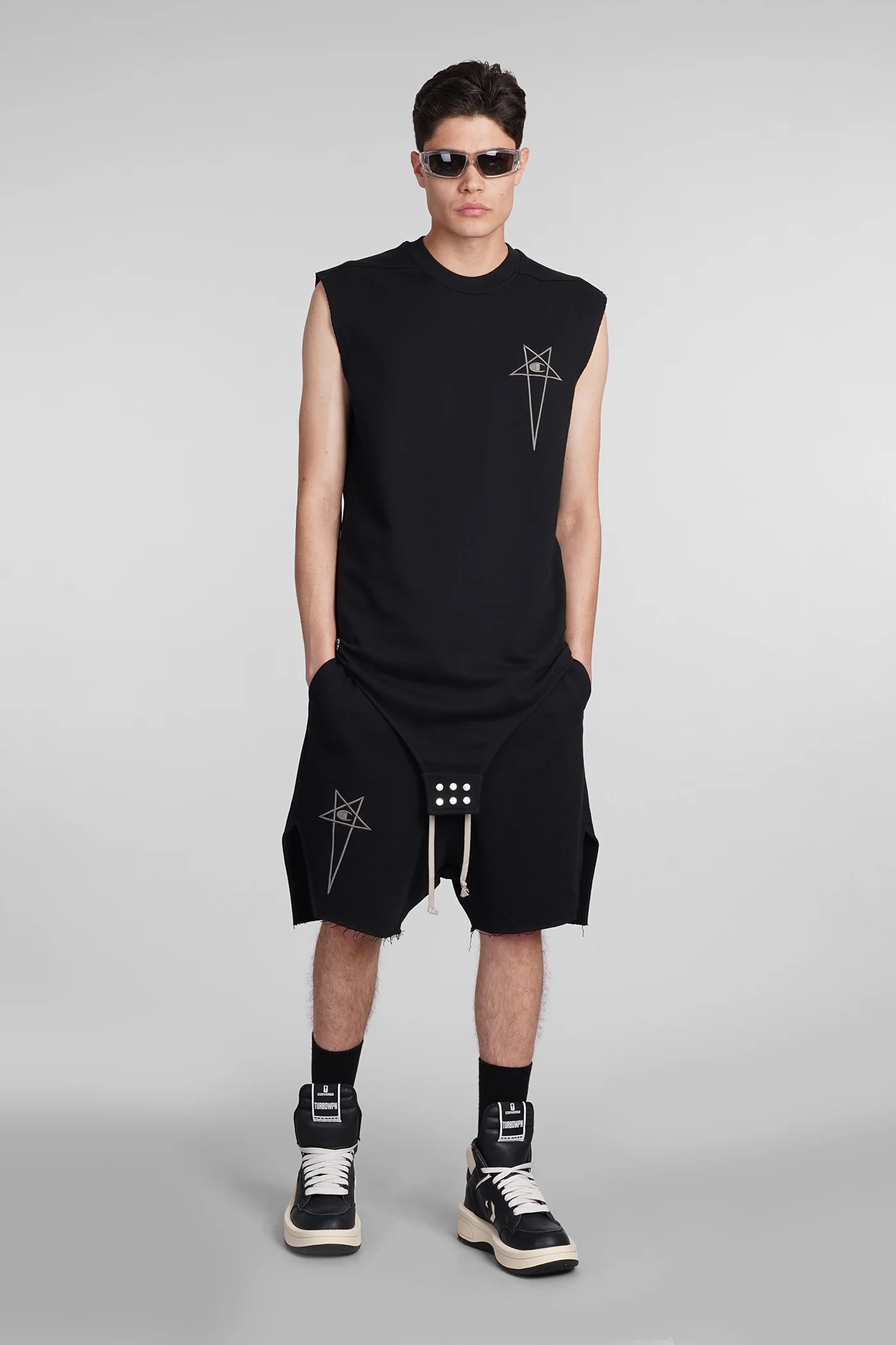Beveled pods Shorts in black cotton - Image 2