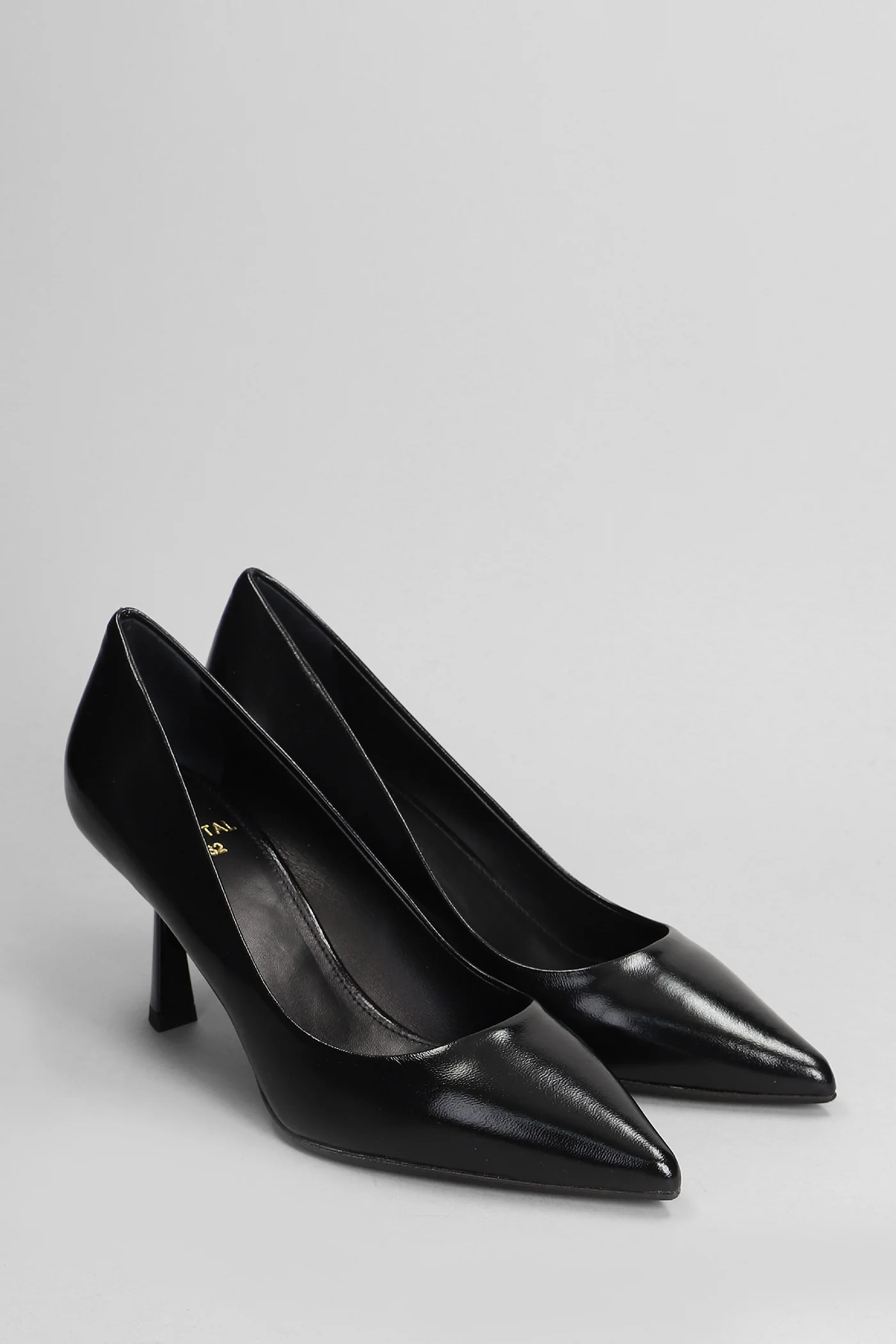 Pumps in black leather - Image 2
