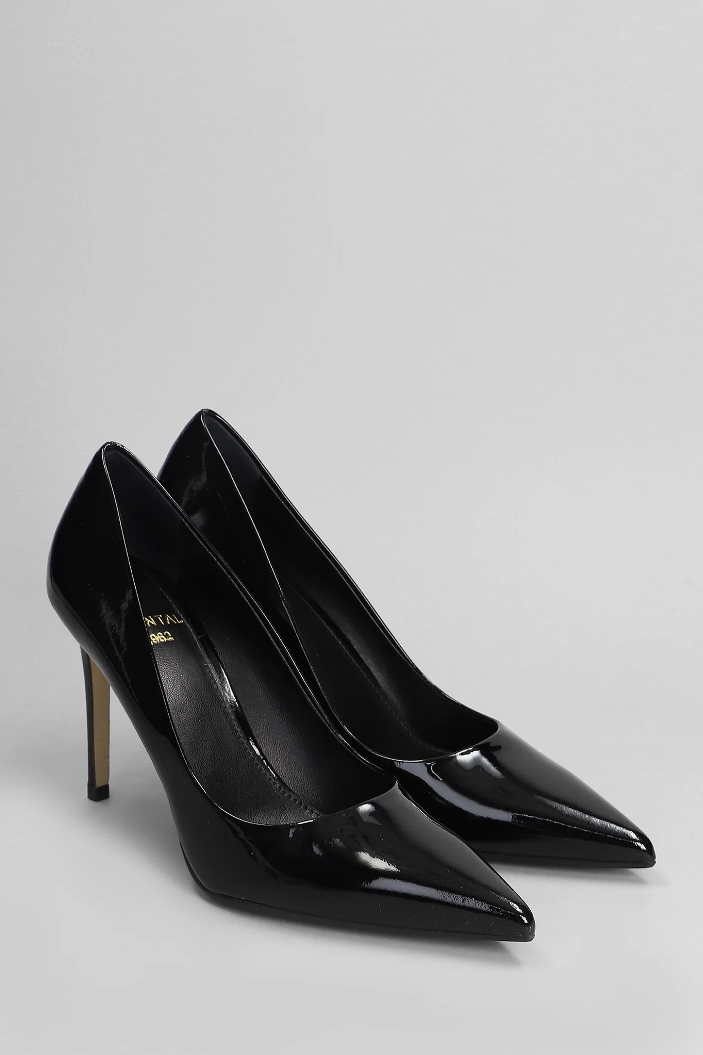 Pumps in black patent leather - Image 2