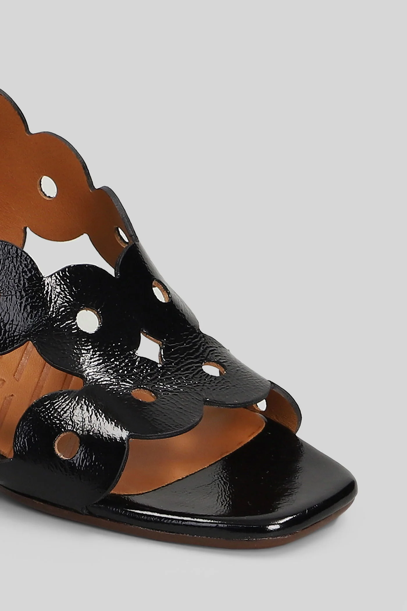 Ryed Sandals in black leather - Image 5