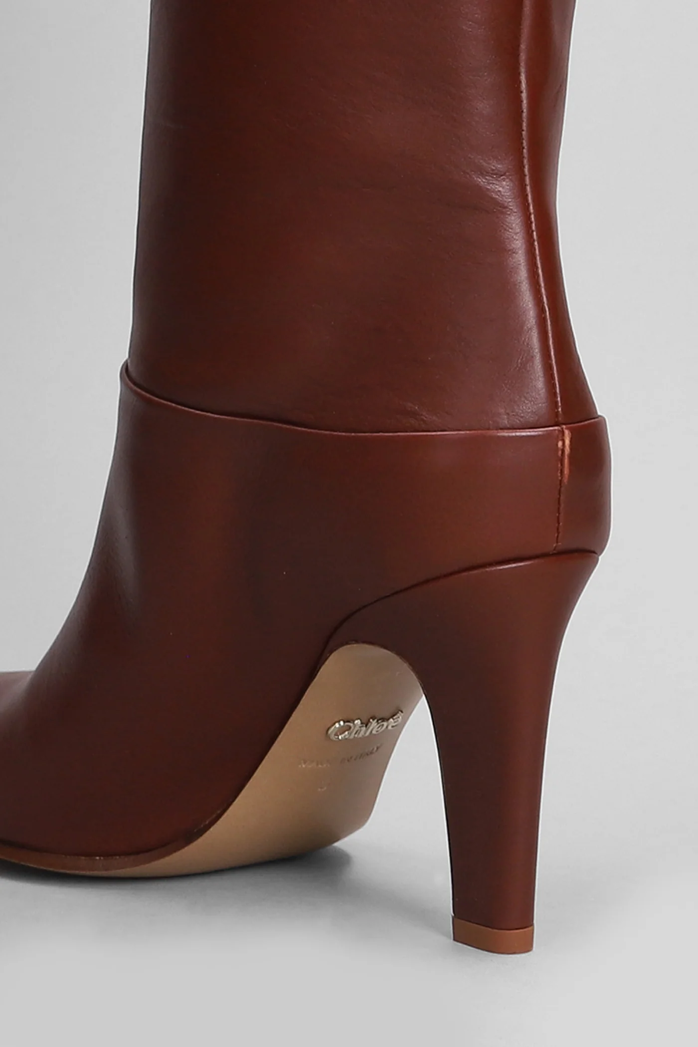 Eve High heels boots in brown leather - Image 25