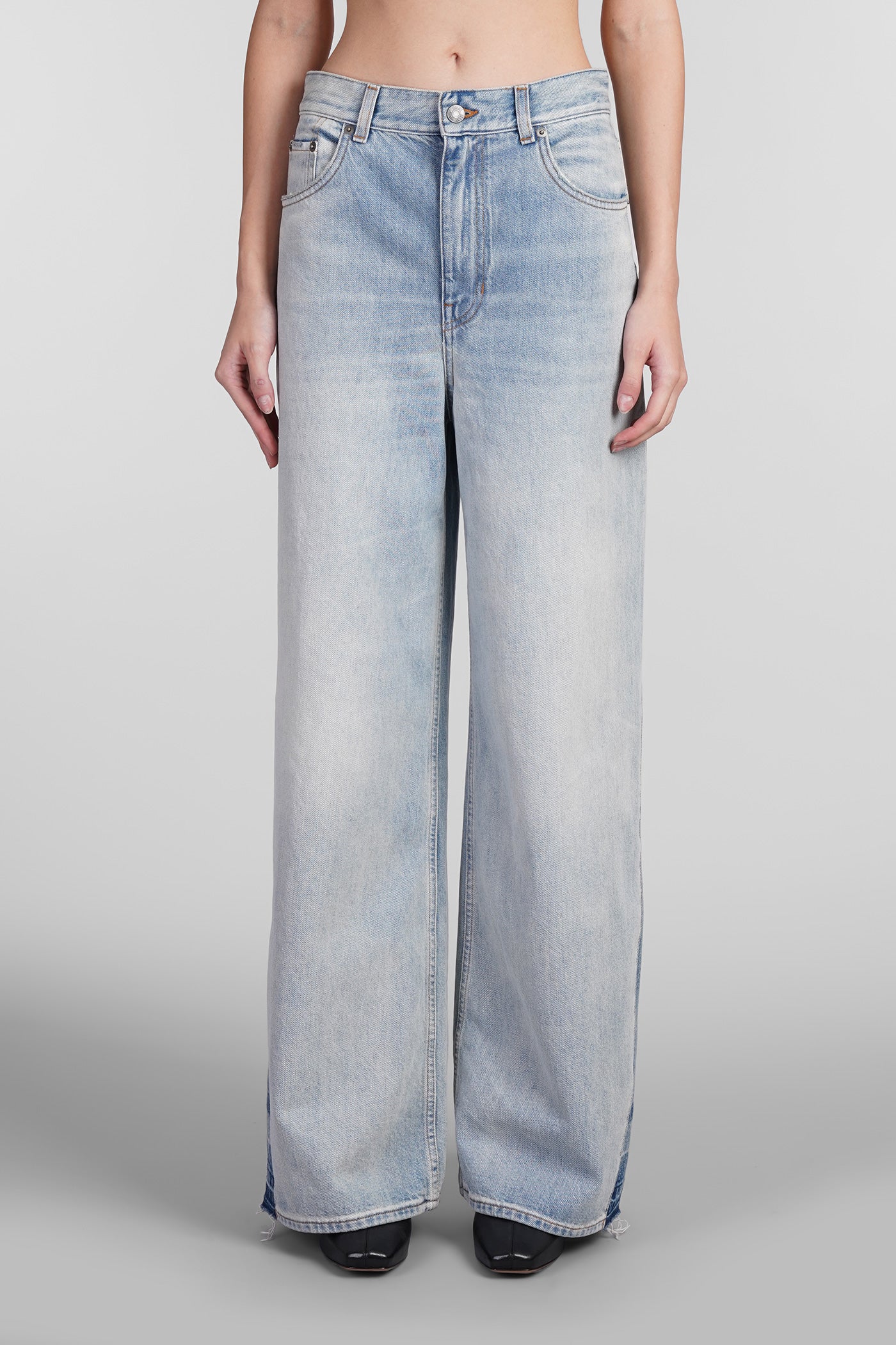 Jeans in blue denim