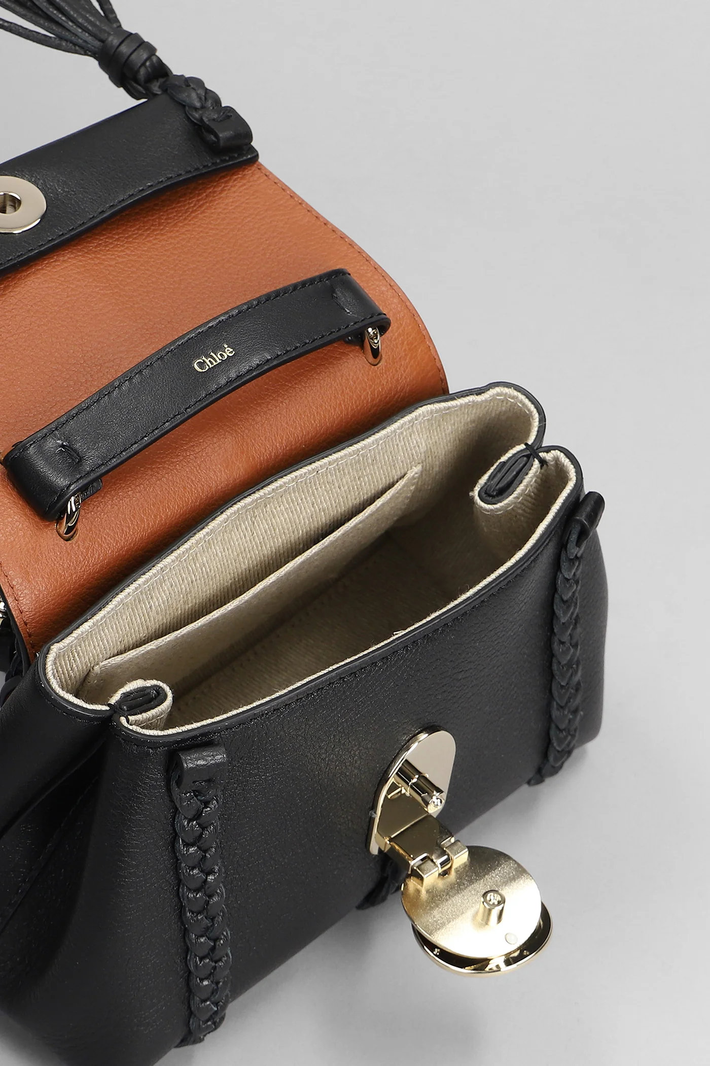 Penelope Hand bag in black leather - Image 5
