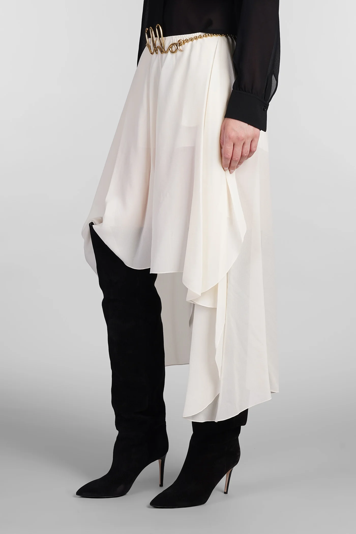 Shorts in beige silk - Image 4