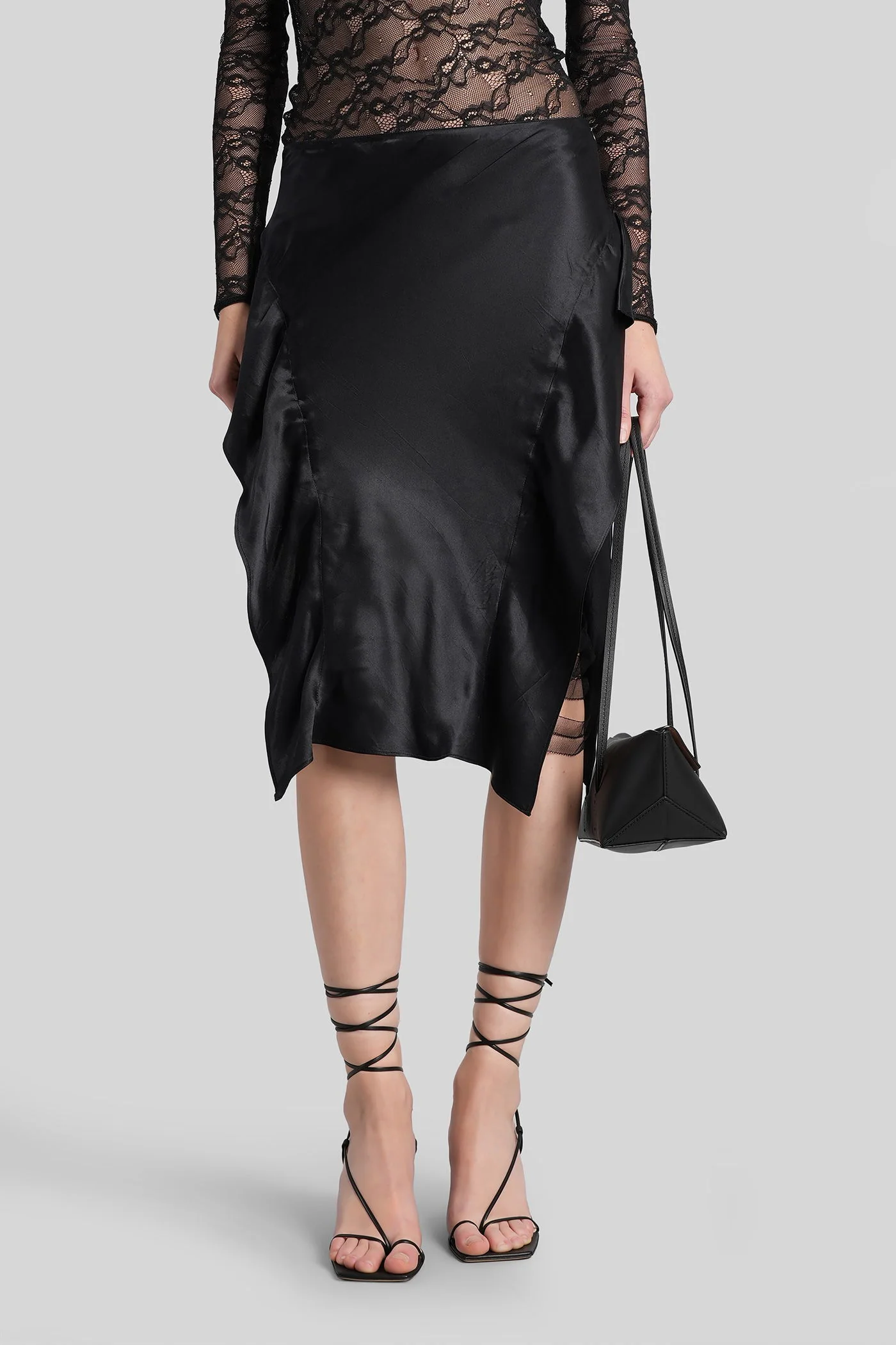 Skirt in black silk