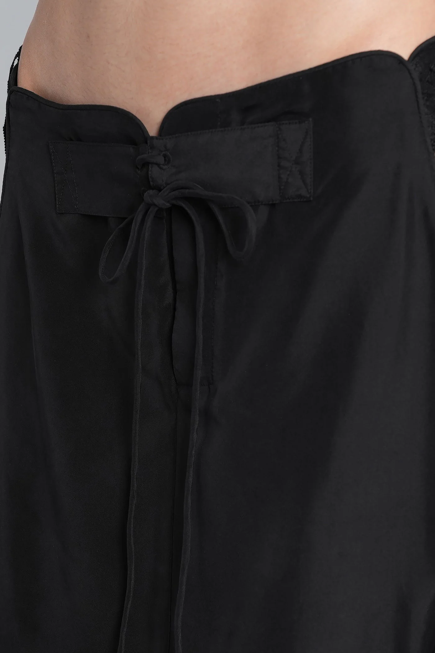 Skirt in black silk - Image 4