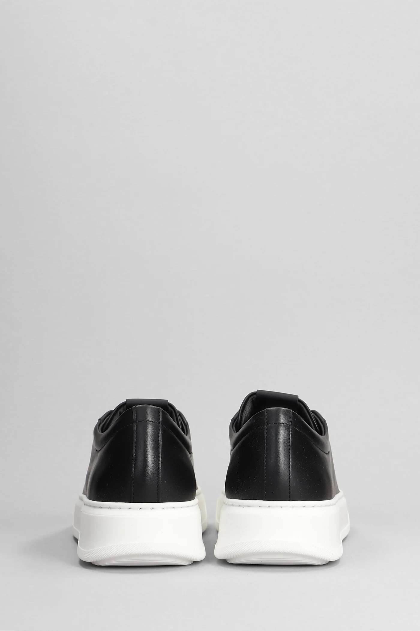 Sneakers in black leather - Image 19