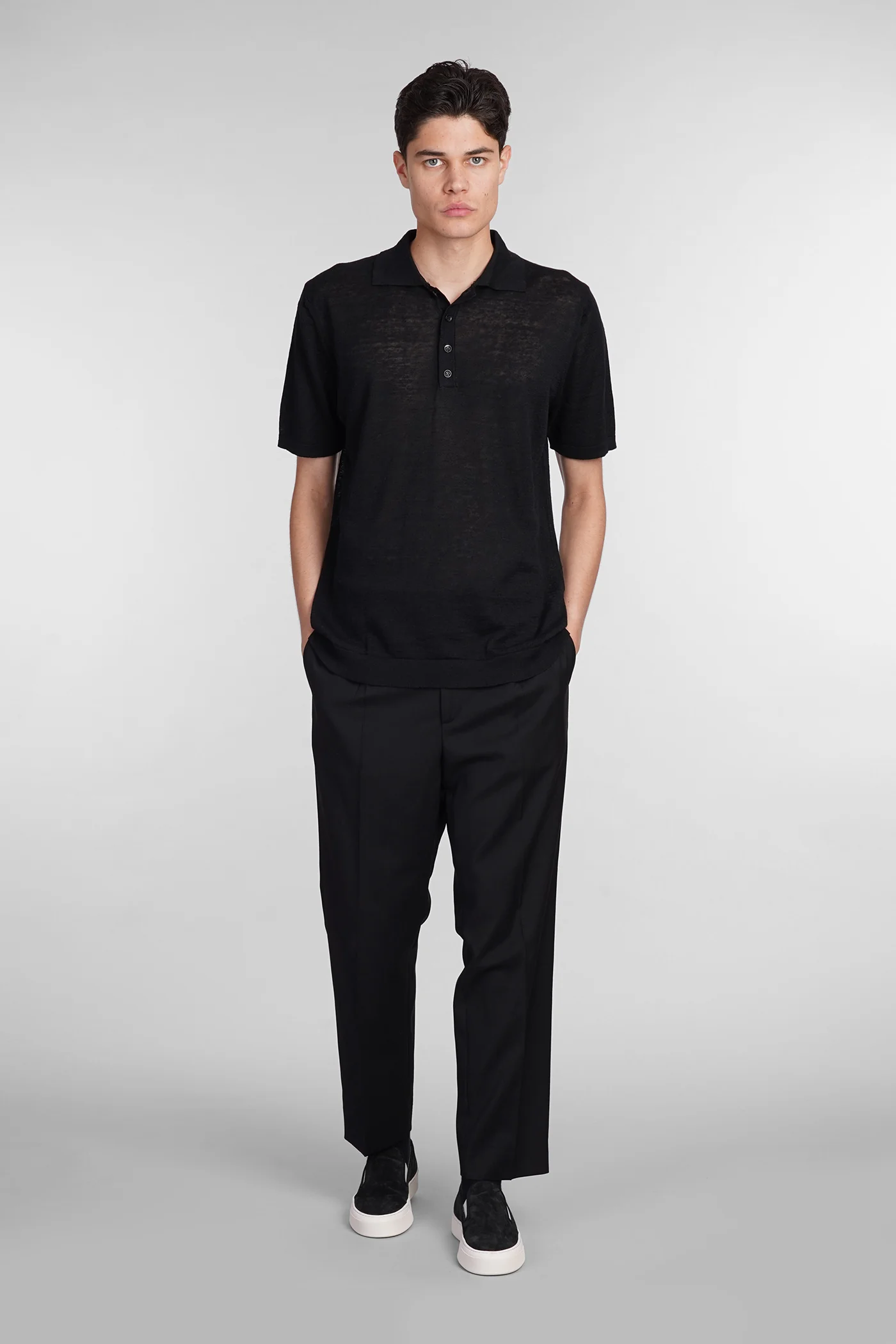 Putri Polo in black linen - Image 2