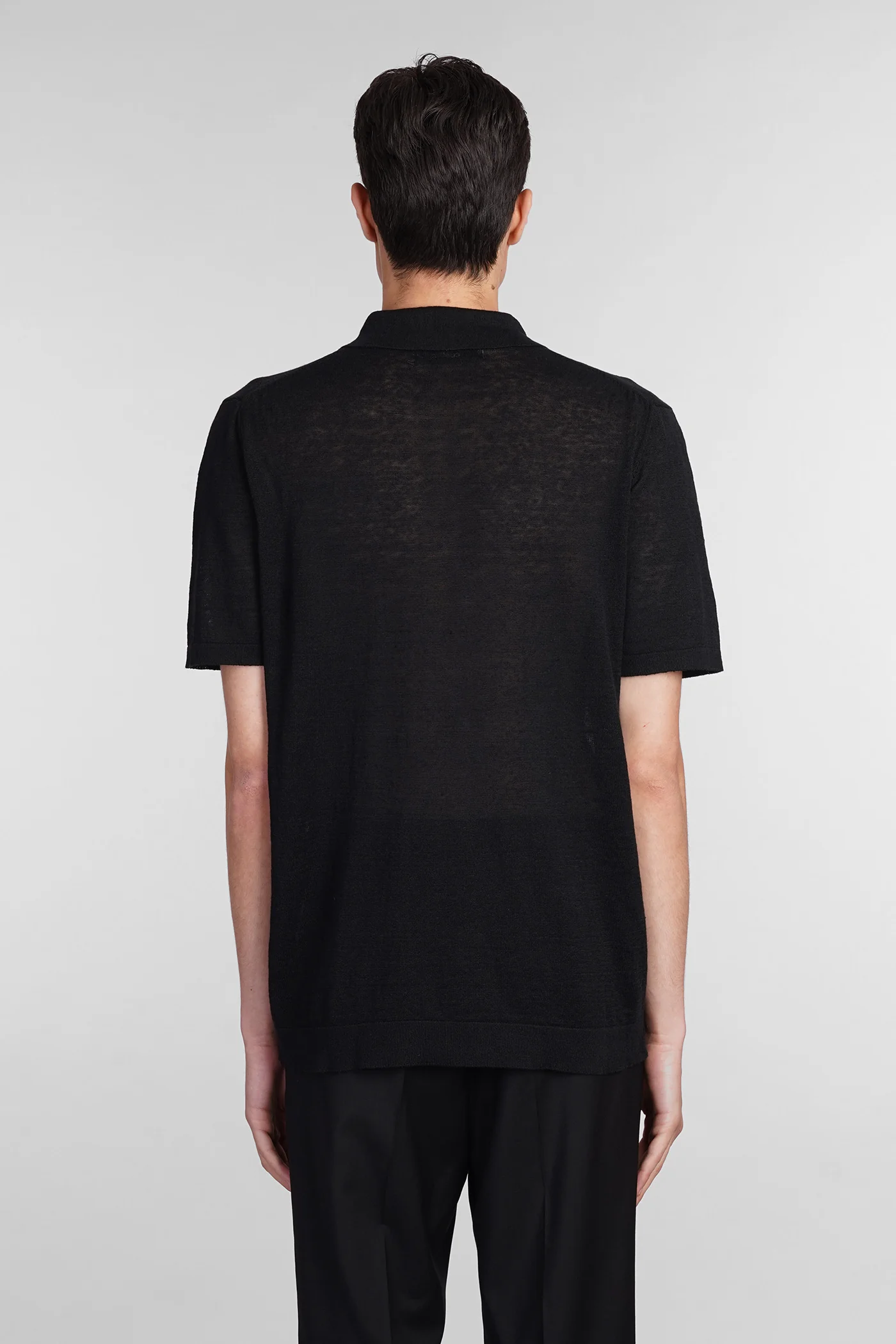 Putri Polo in black linen - Image 3
