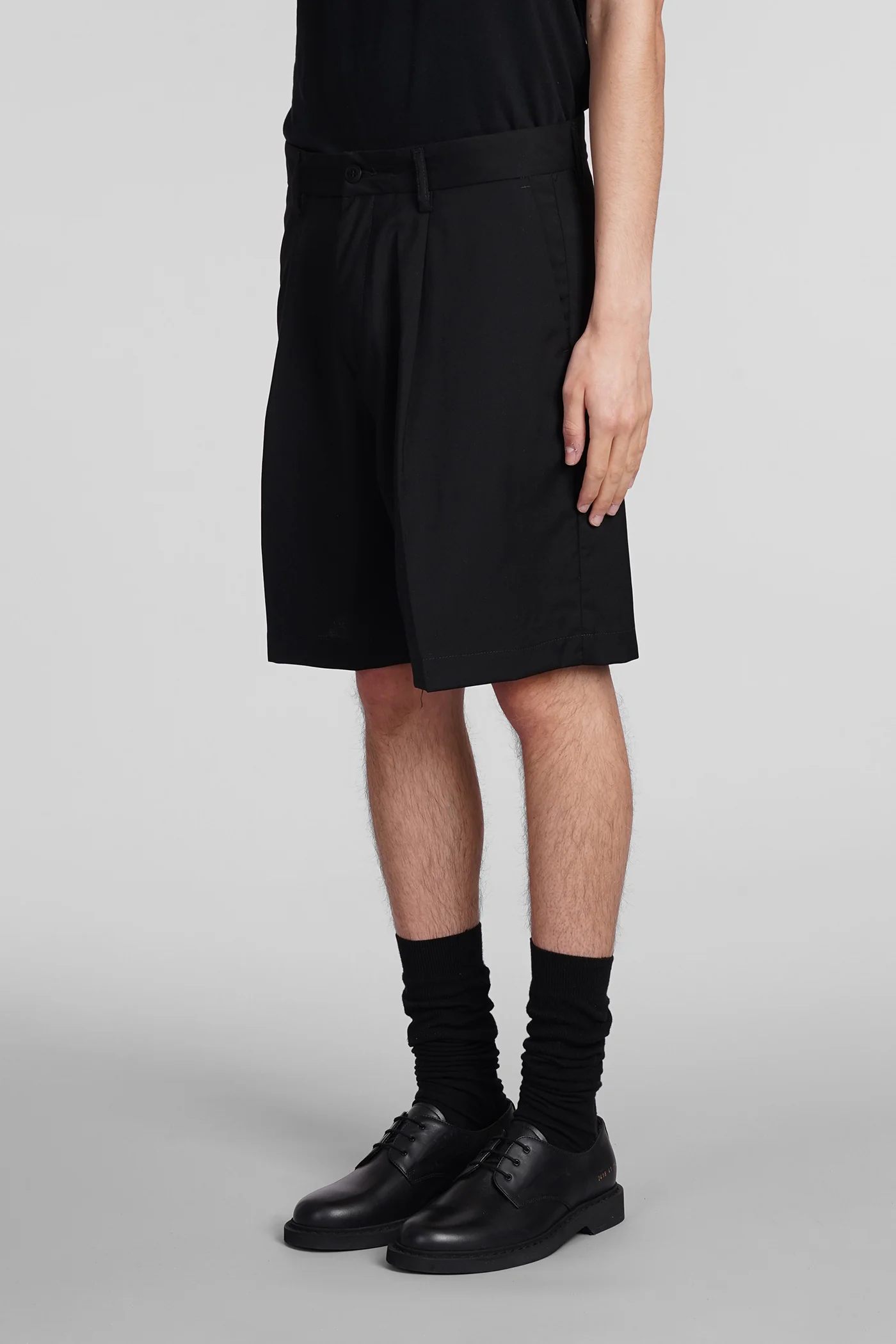 Timisoara Shorts in black wool - Image 4