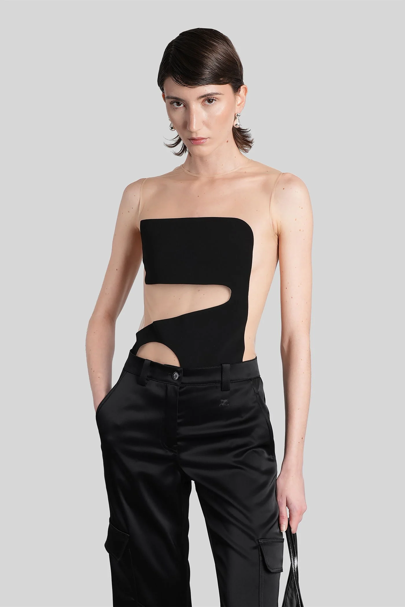 Body in black polyester