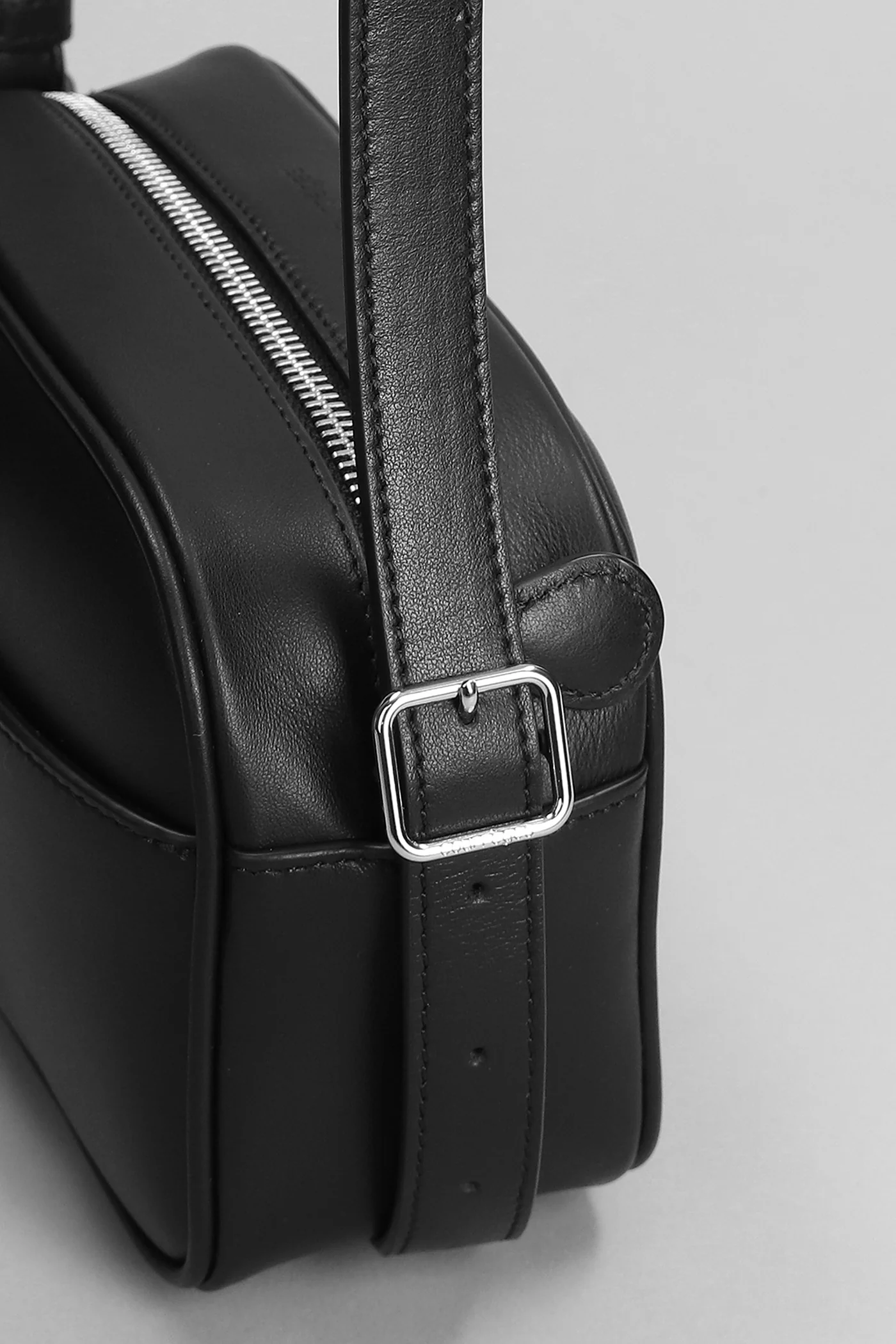 Shoulder bag in black leather - Image 4