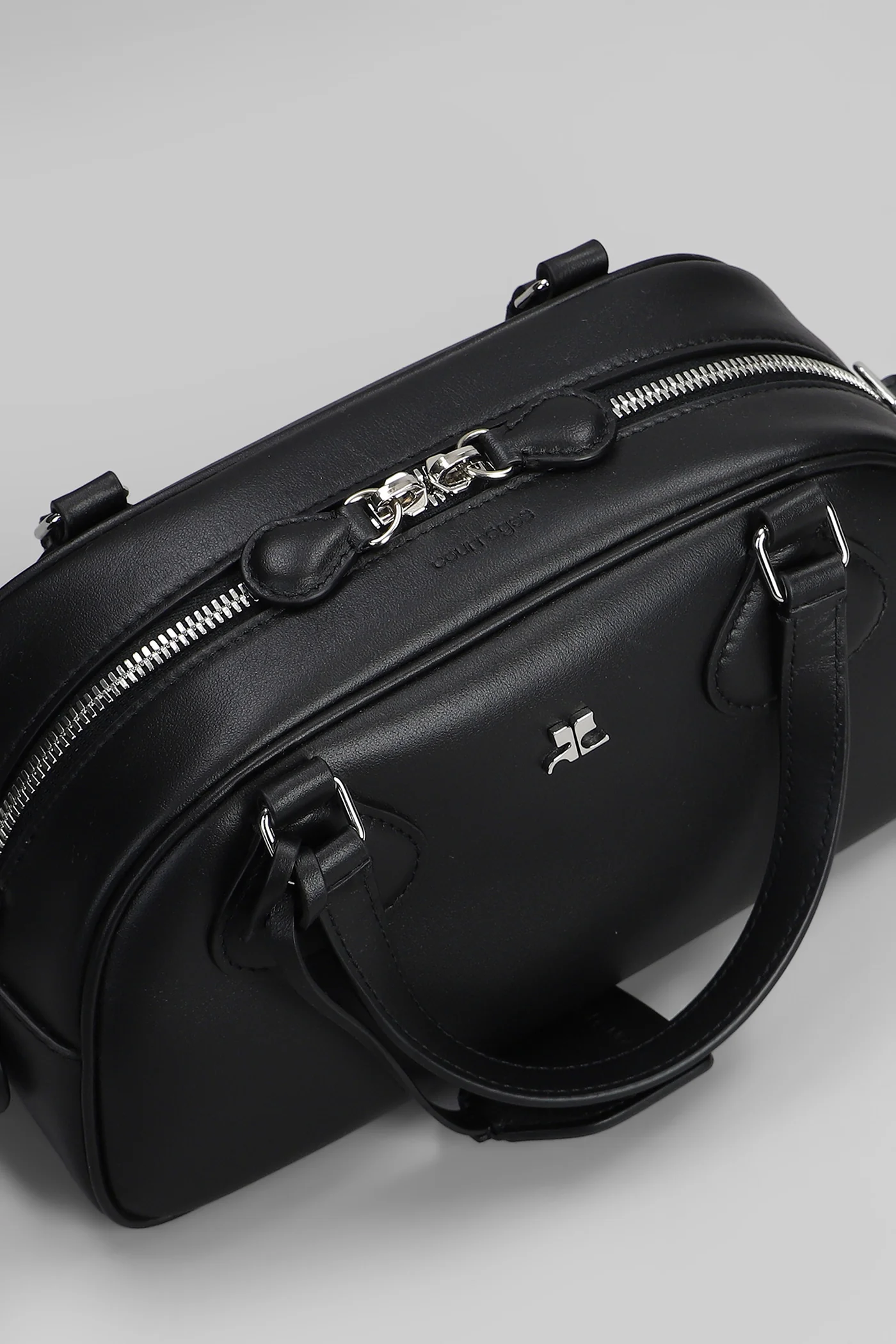 Shoulder bag in black leather - Image 4