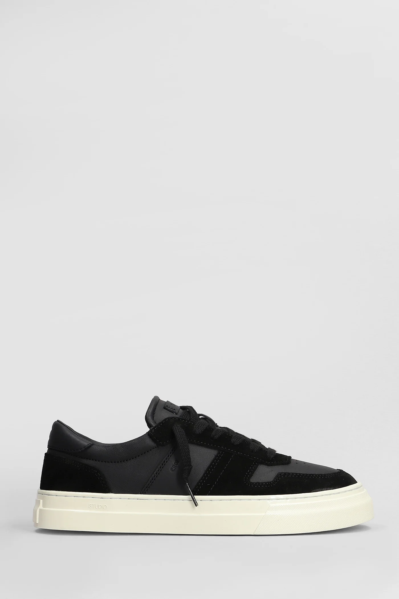 Studio Sneakers in black suede and leather