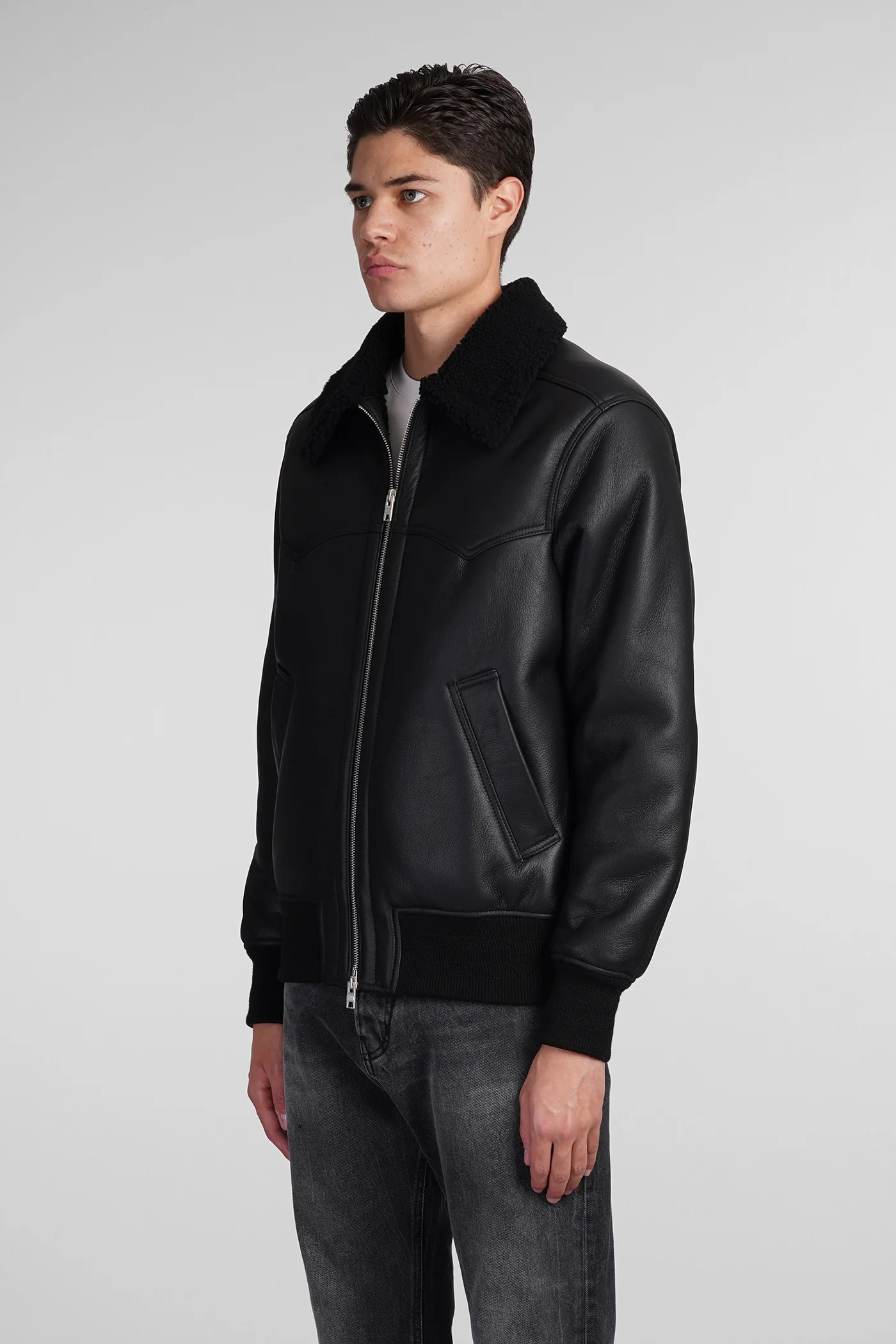 Shearling in black leather - Image 4