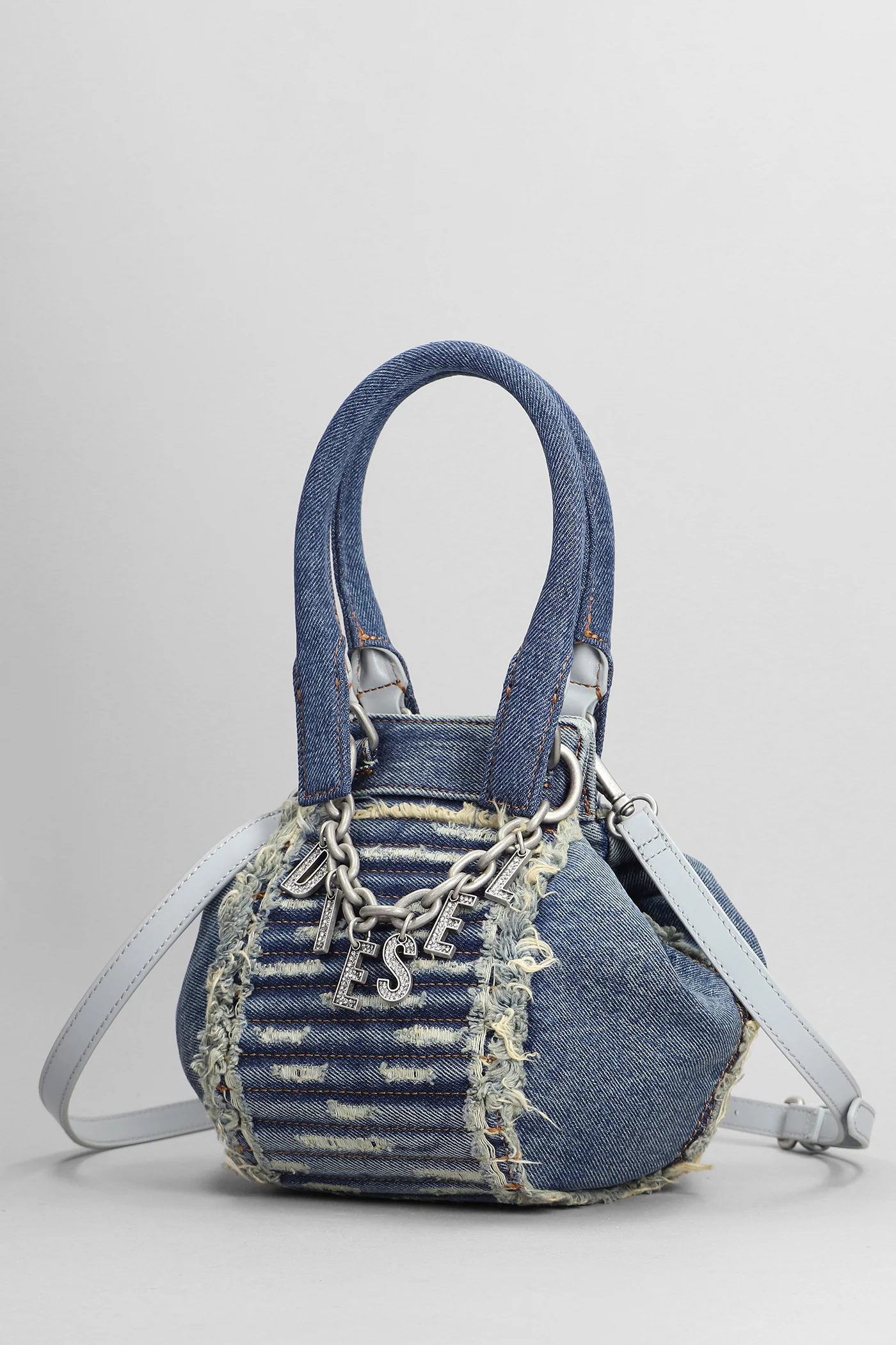 D vina Hand bag in blue denim - Image 2