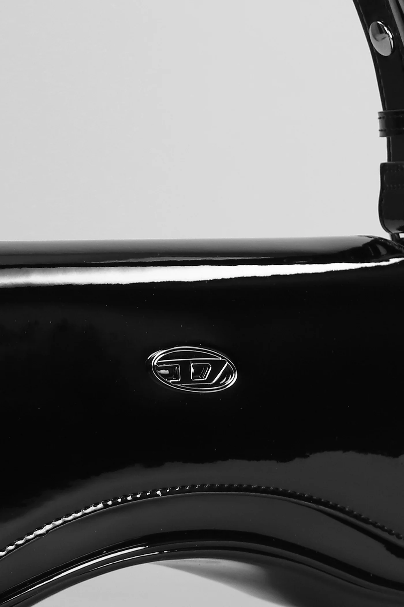 Play Shoulder bag in black Polyuretan - Image 4