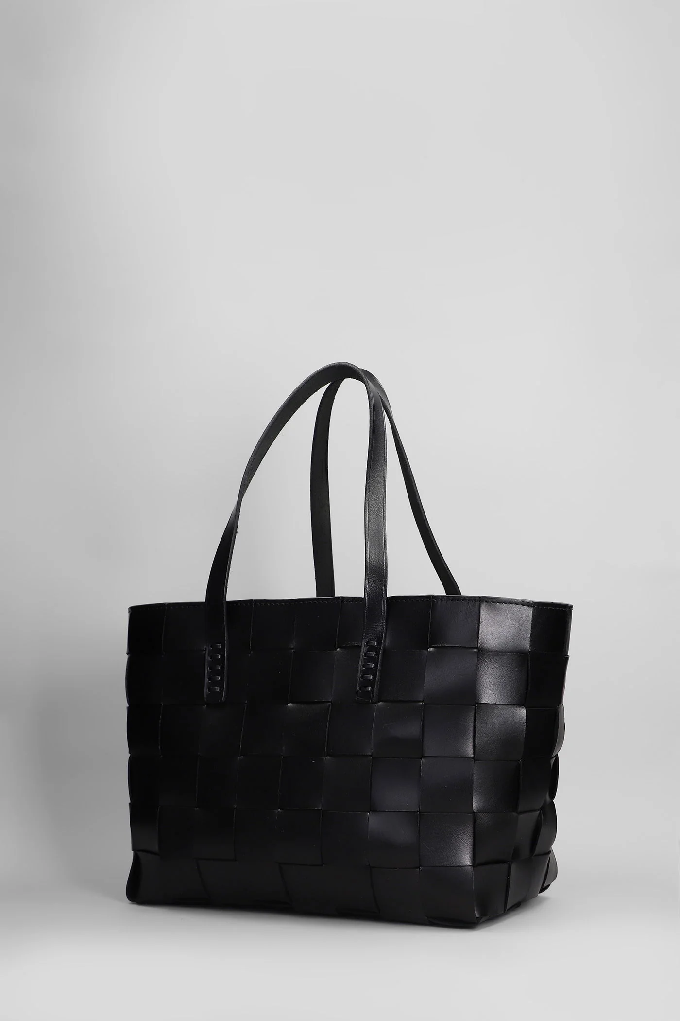 Box Weave Basket Tote in black leather - Image 2