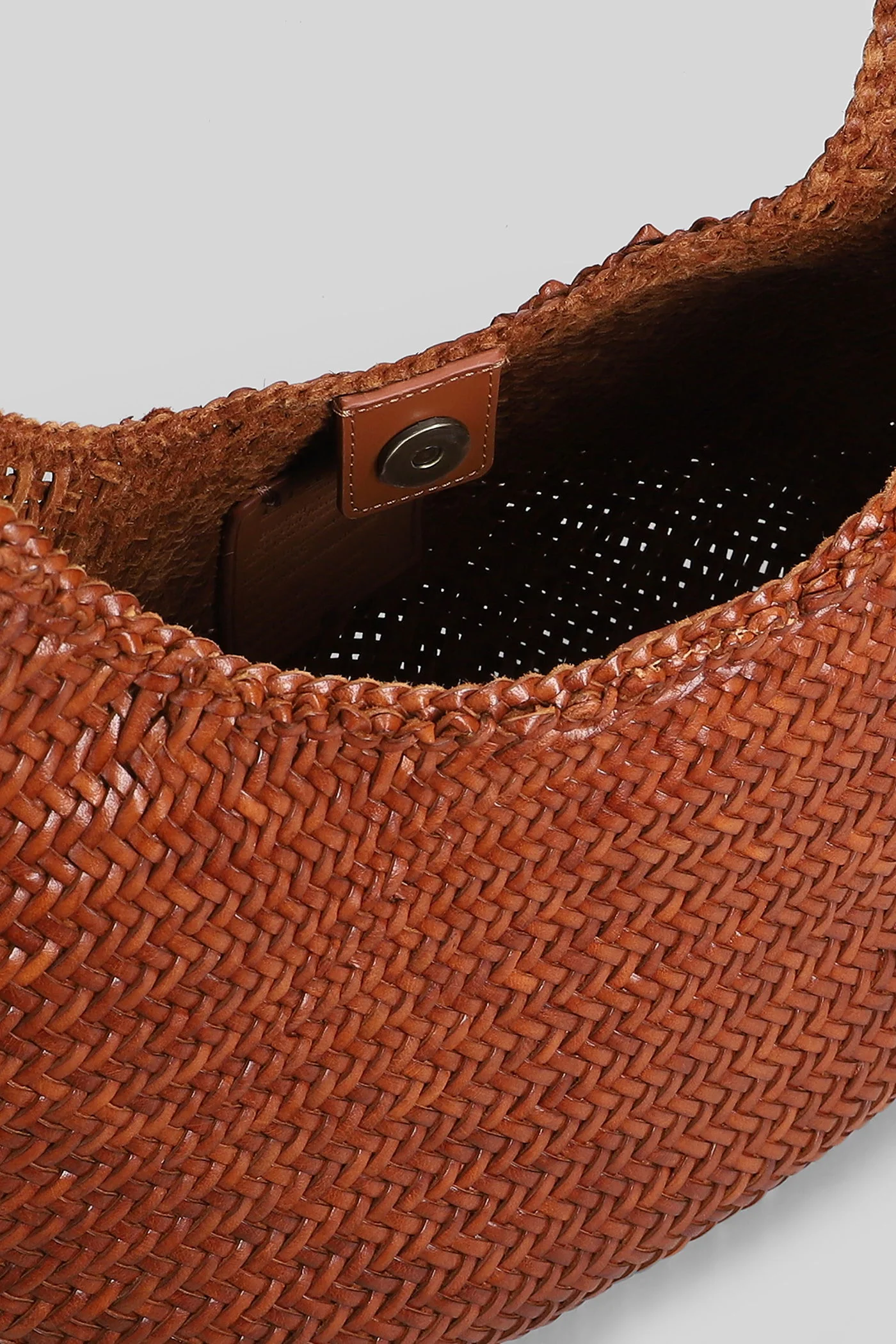 Luna Mezza Tote in leather color leather - Image 4