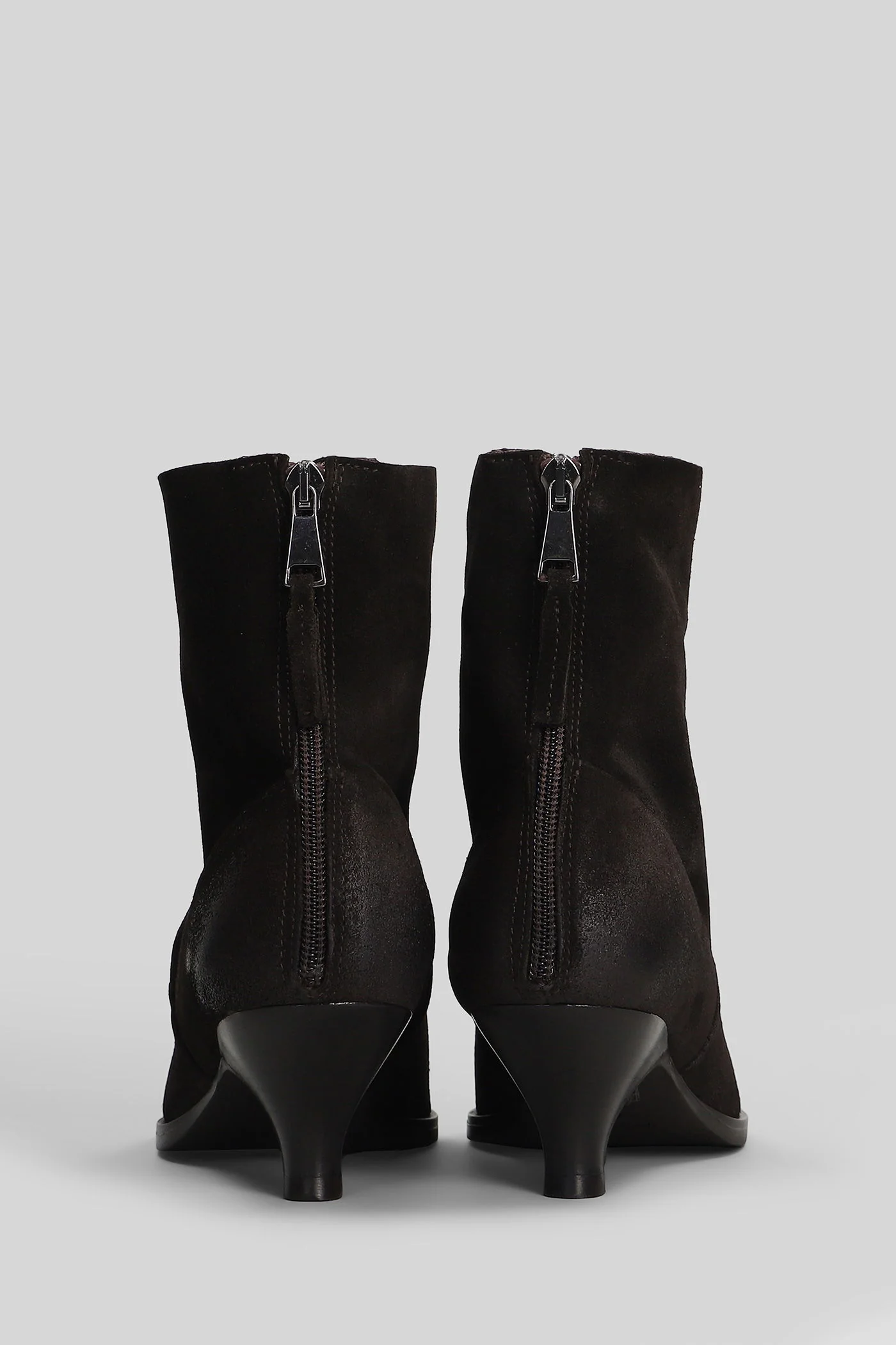 low heels Ankle boots in brown suede - Image 4