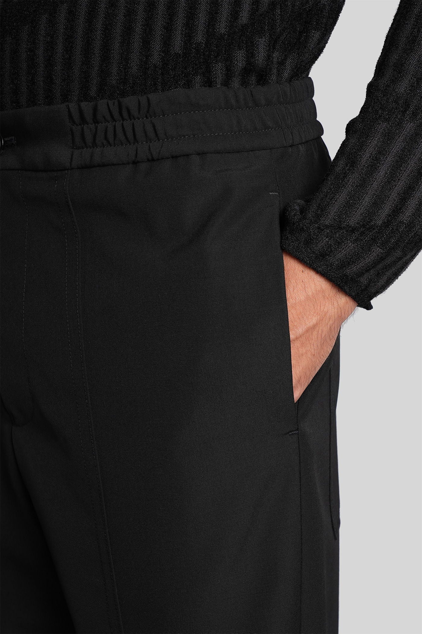 Pants in black wool - Image 5