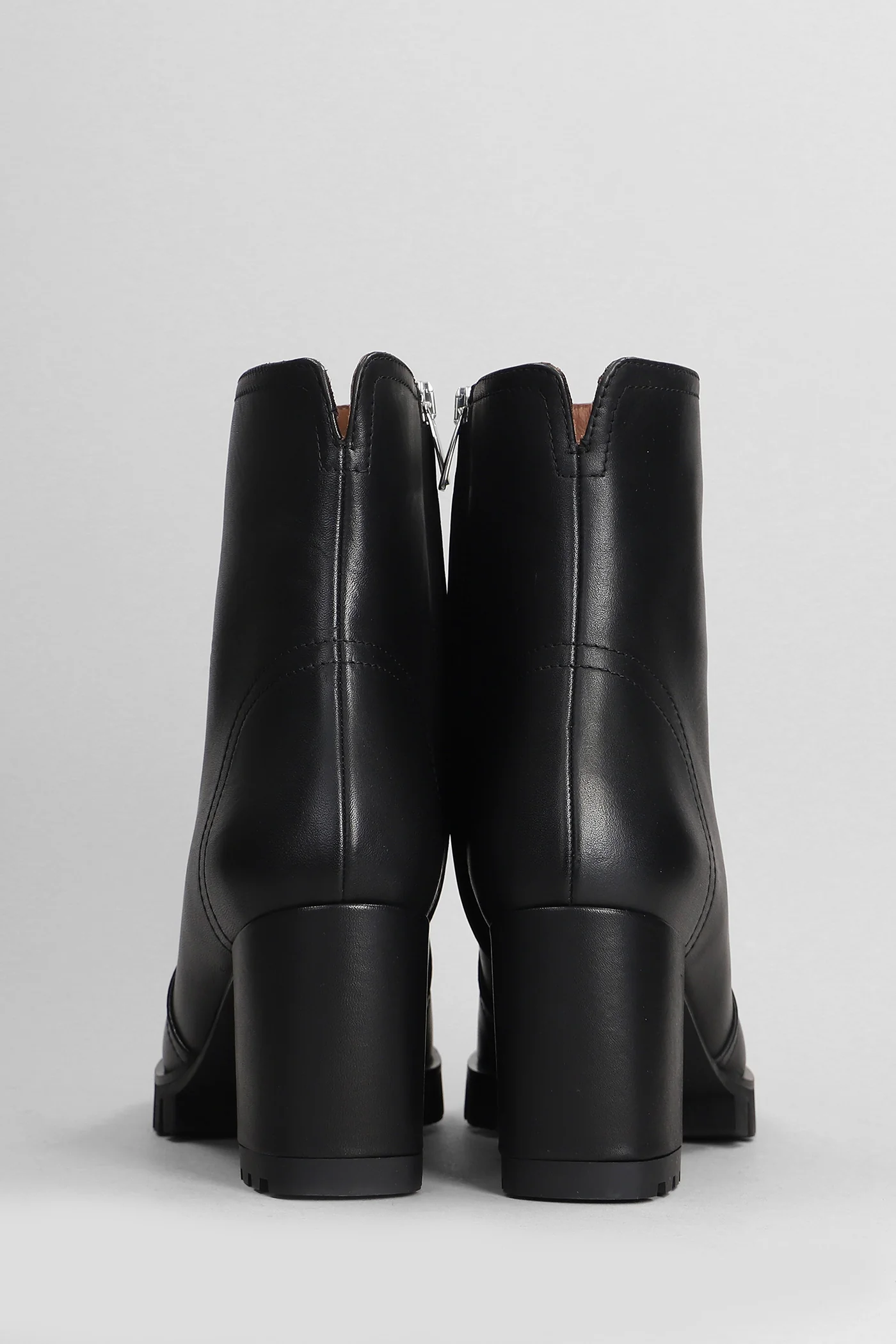 High heels Ankle boots in black leather - Image 4