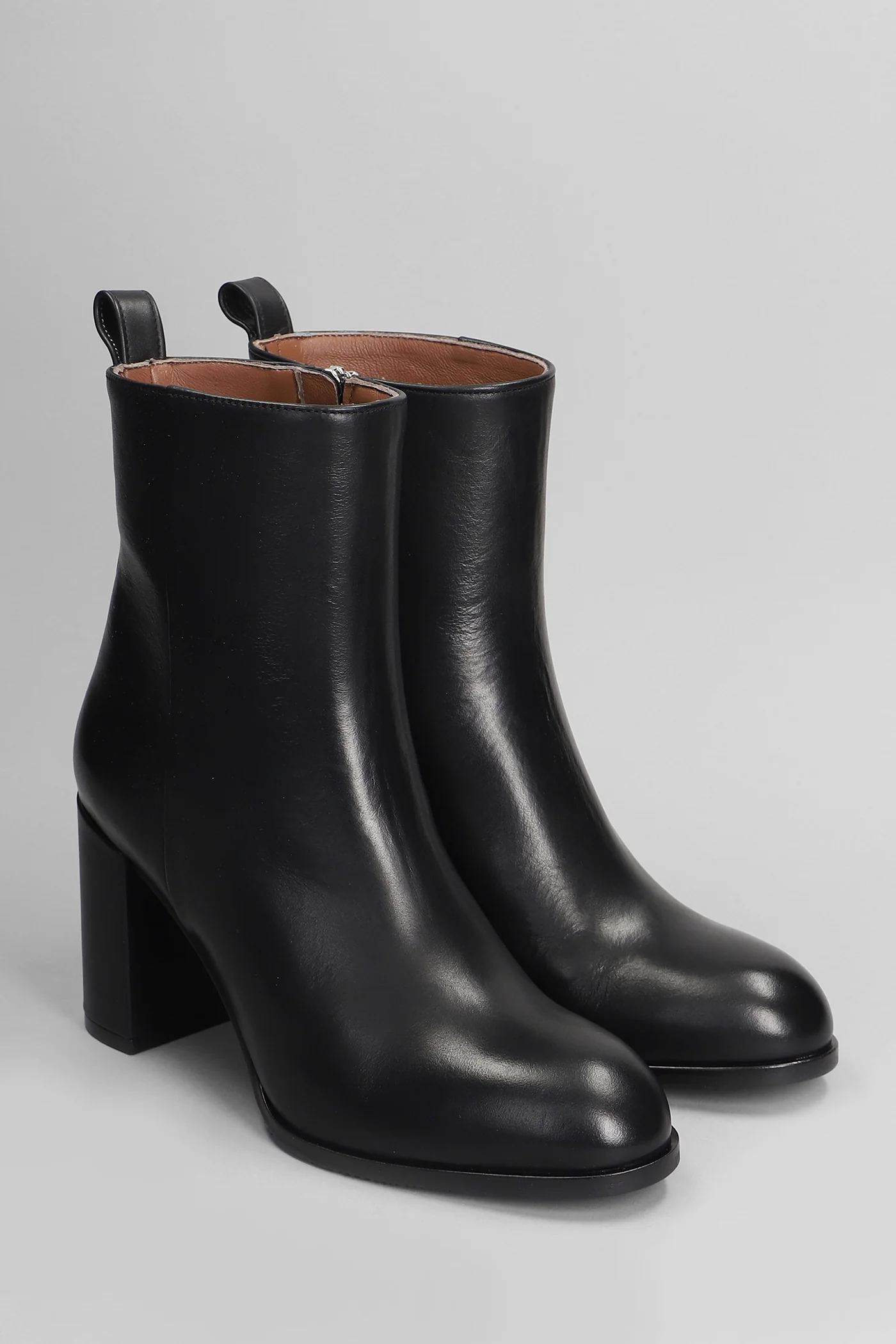 High heels Ankle boots in black leather - Image 2