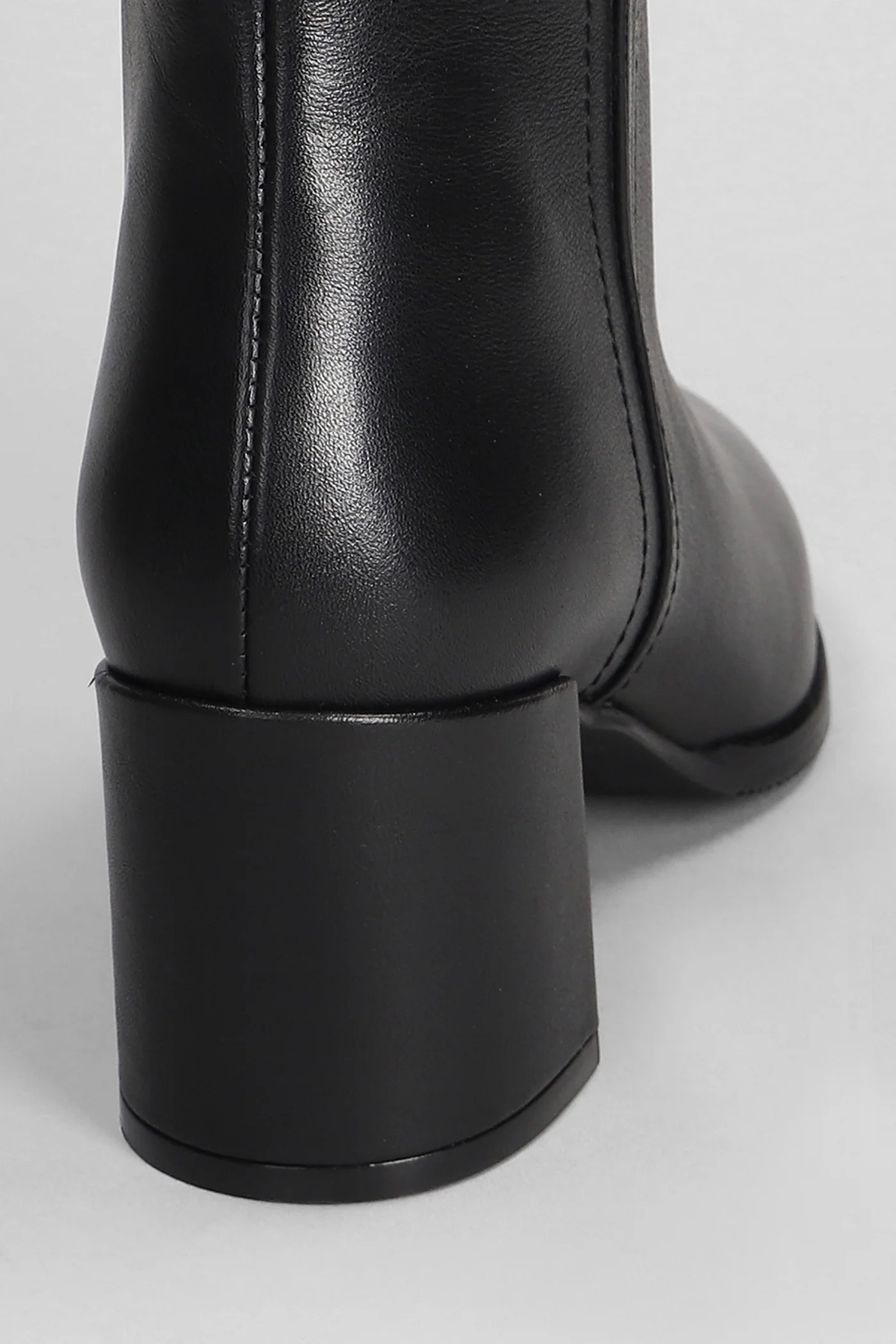 High heels Ankle boots in black leather - Image 5